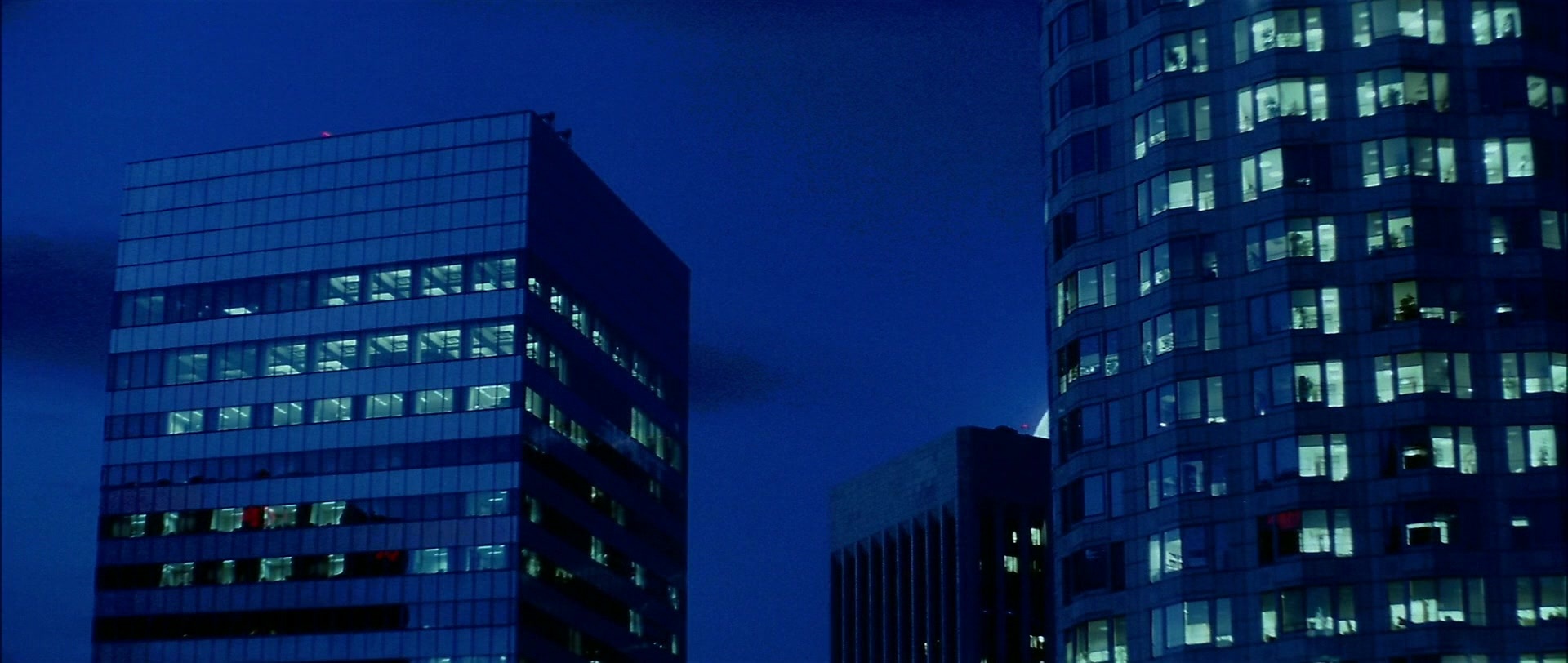 Blade (1998), wide, 2.36:1 — film still