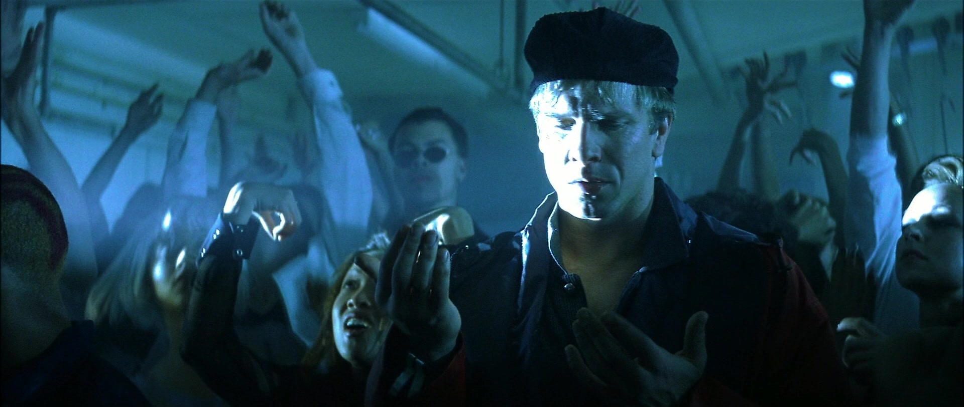 Blade (1998), wide, 2.36:1 — film still