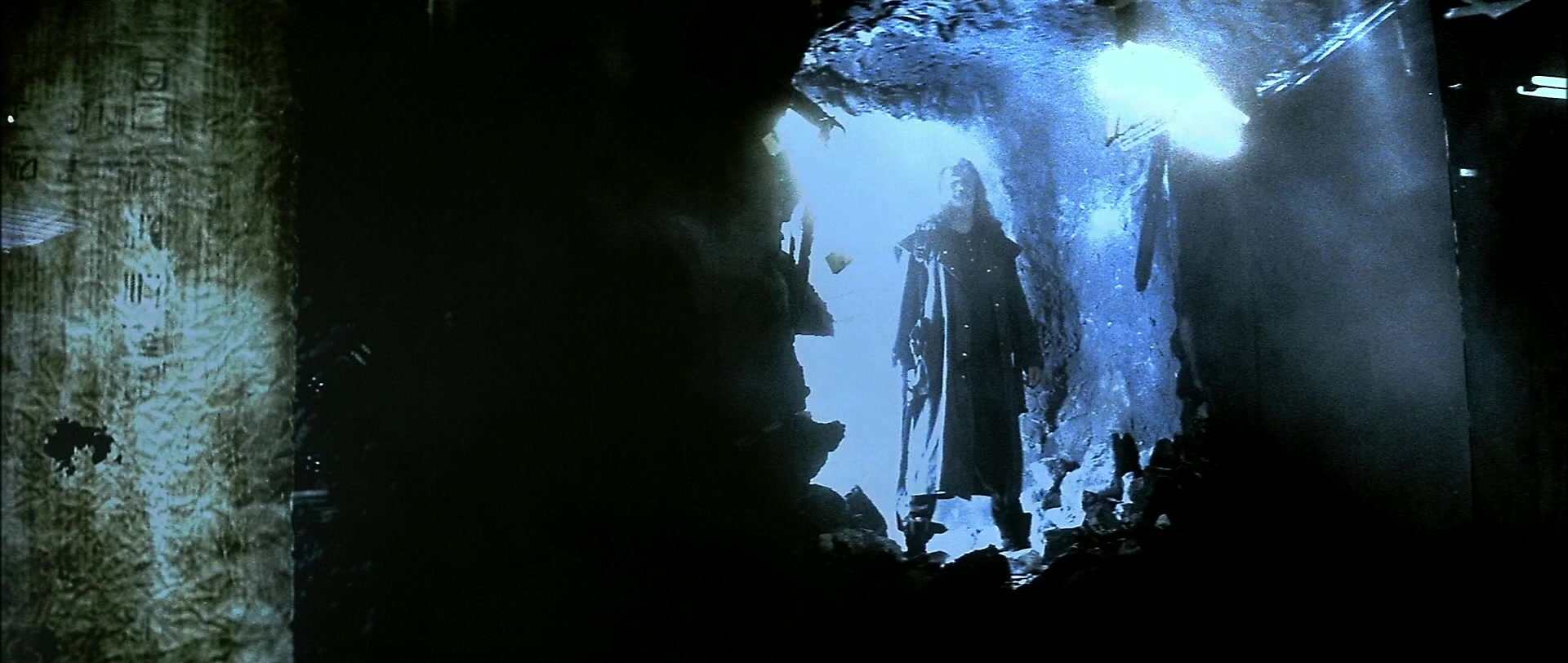 Blade (1998), medium, 2.36:1 — film still