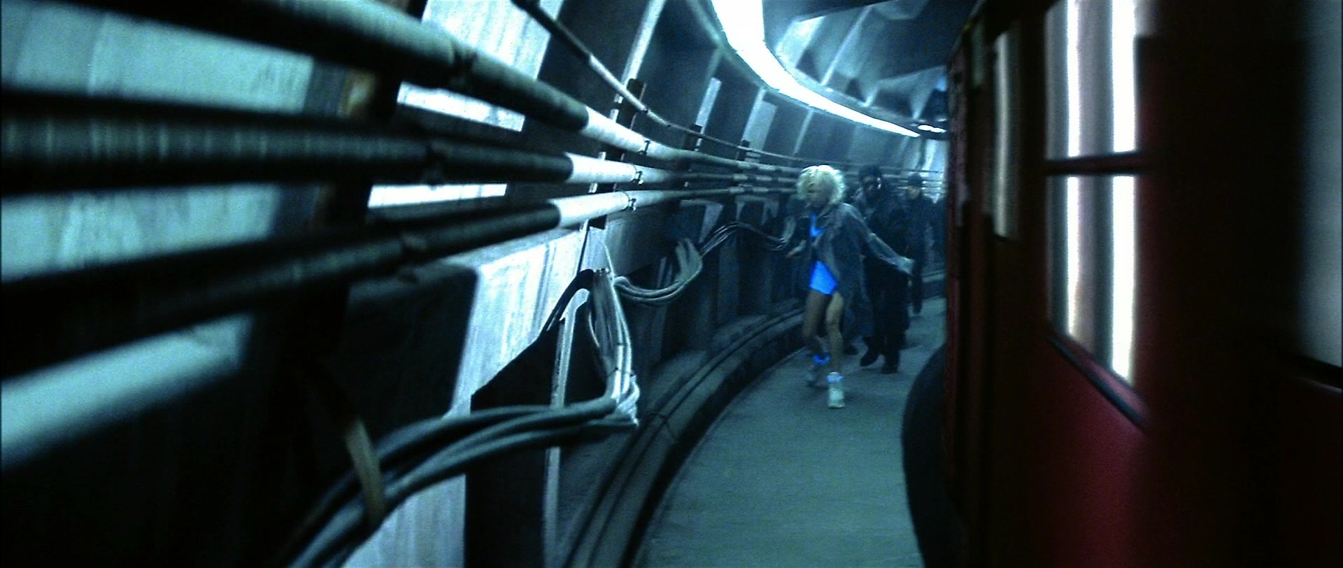 Blade (1998), wide, 2.36:1 — film still