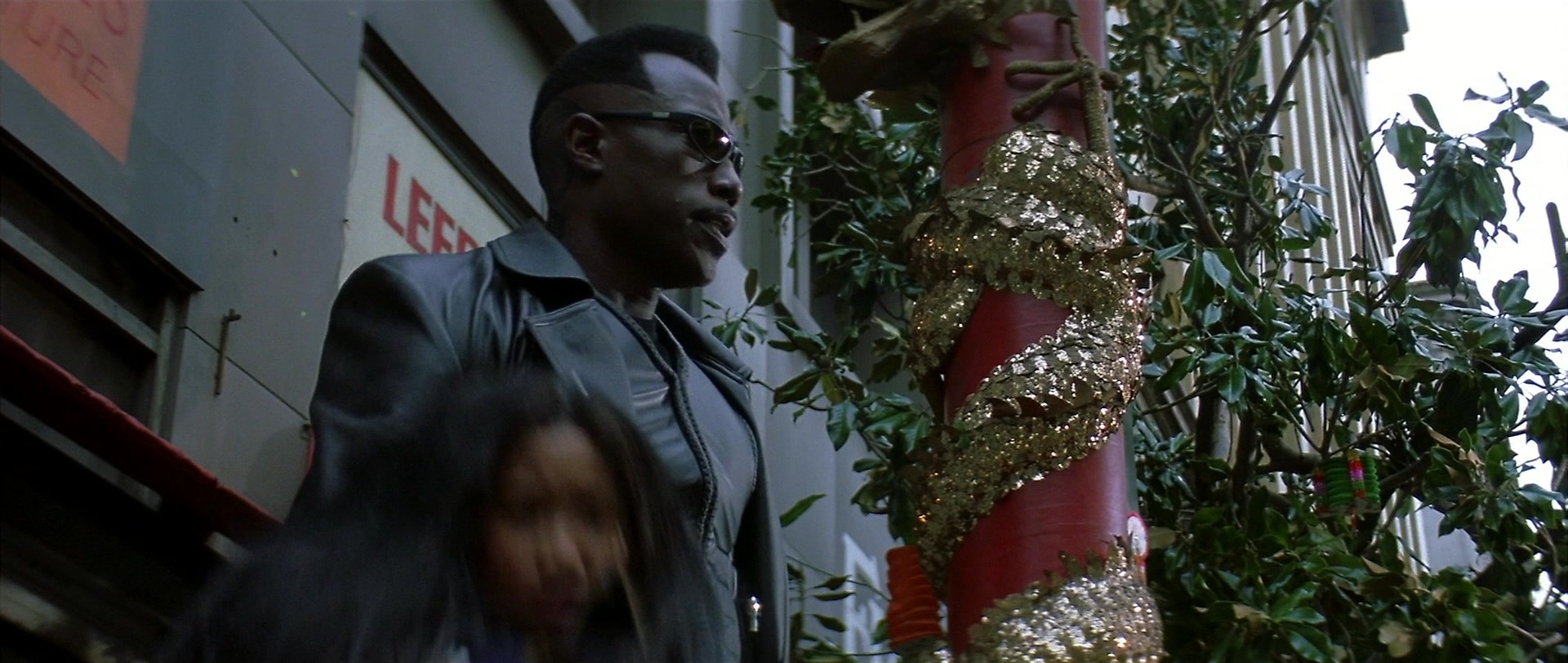 Blade (1998), wide, 2.36:1 — film still
