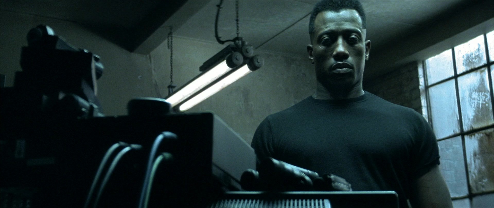 Blade (1998), wide, 2.36:1 — film still