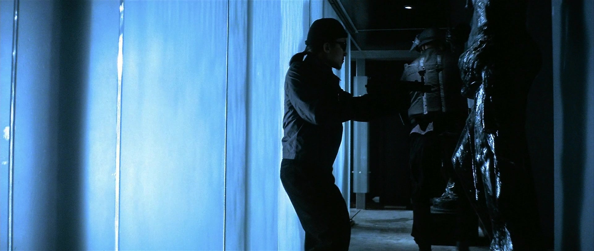 Blade (1998), wide, 2.36:1 — film still