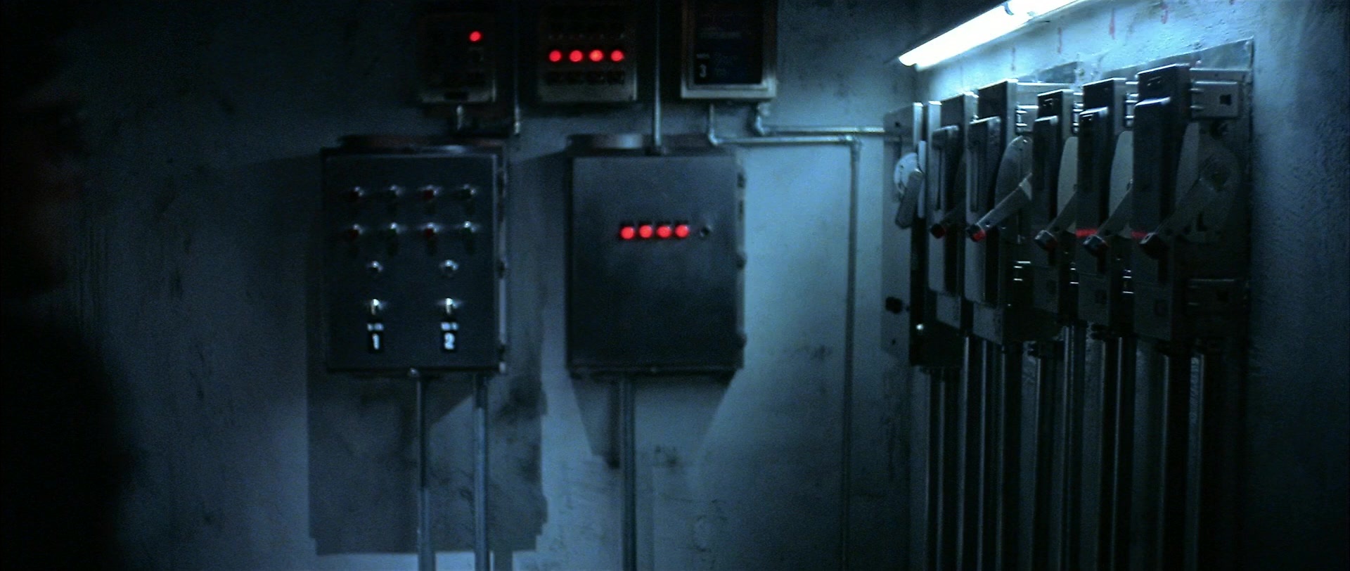 Blade (1998), wide, 2.36:1 — film still