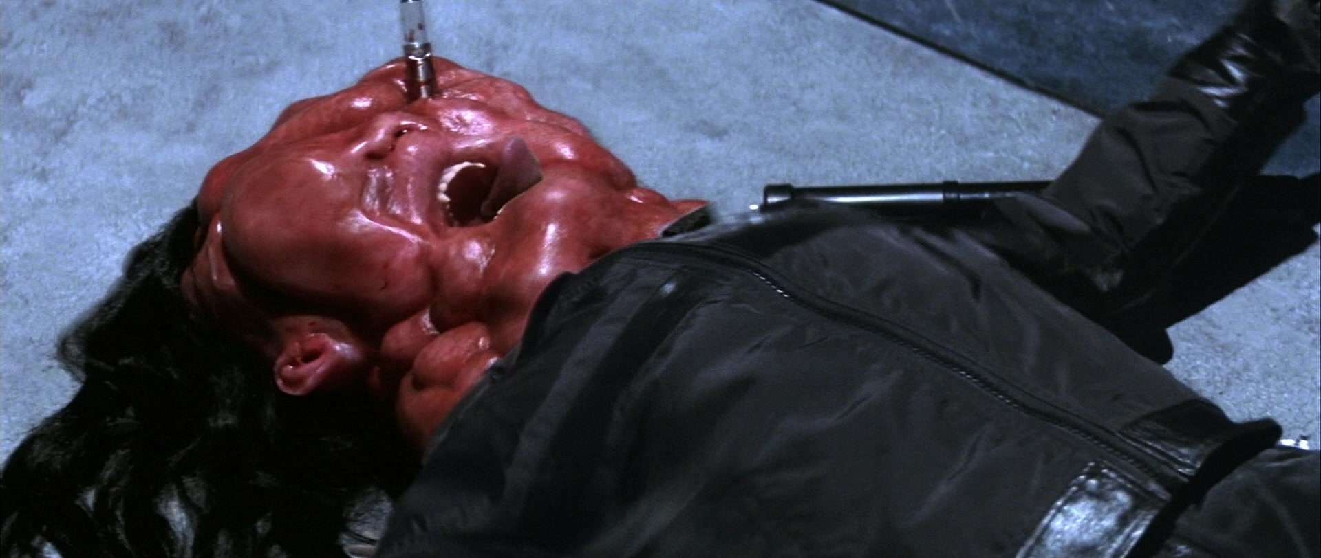 Blade (1998), wide, 2.36:1 — film still