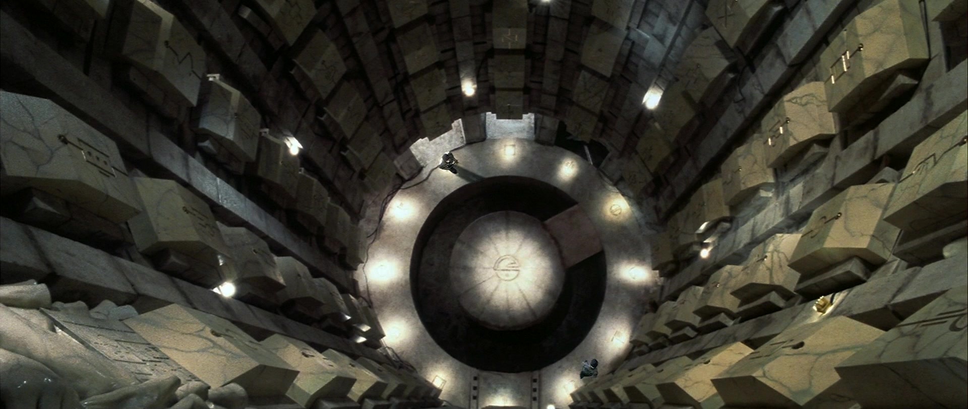 Blade (1998), wide, 2.36:1 — film still