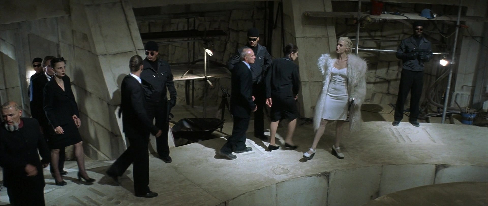 Blade (1998), wide, 2.36:1 — film still