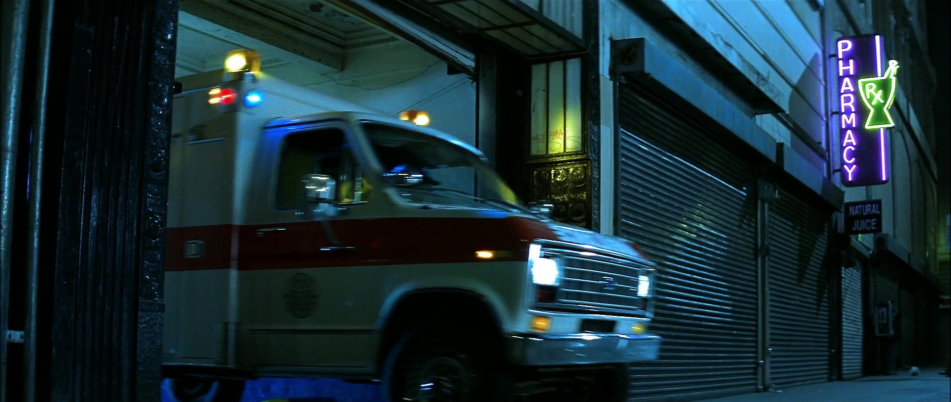 Blade (1998), wide, 2.36:1 — film still