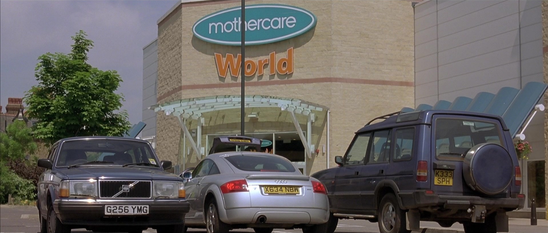 About a Boy (2002), wide, 2.35:1 — film still