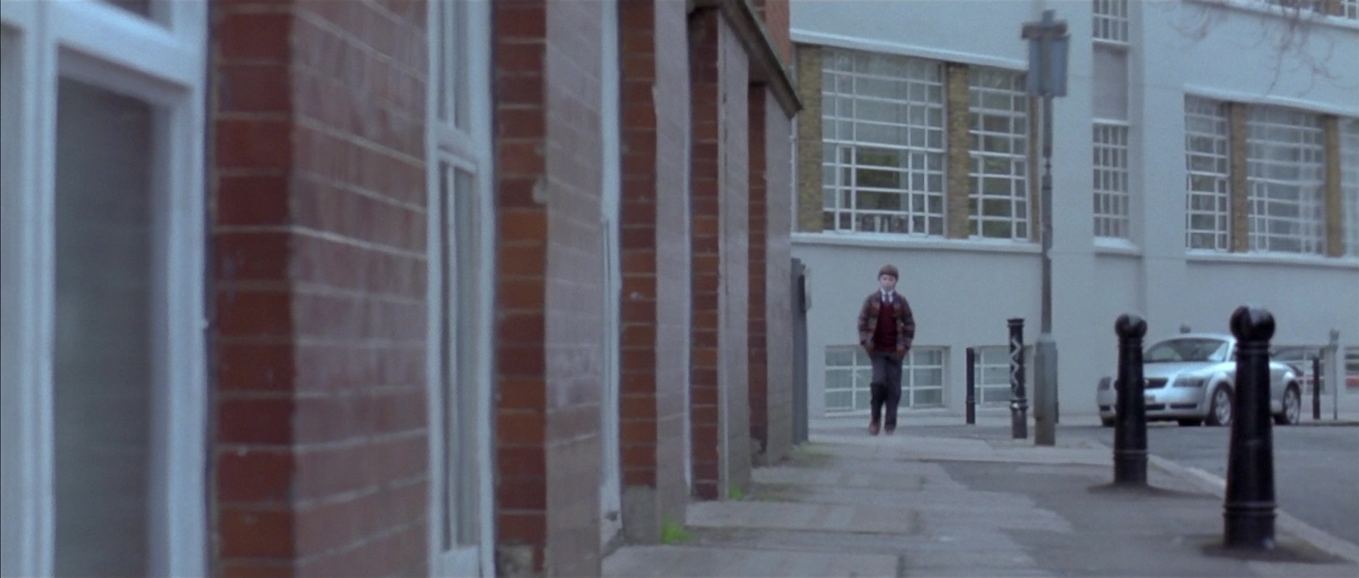 About a Boy (2002), wide, 2.35:1 — film still