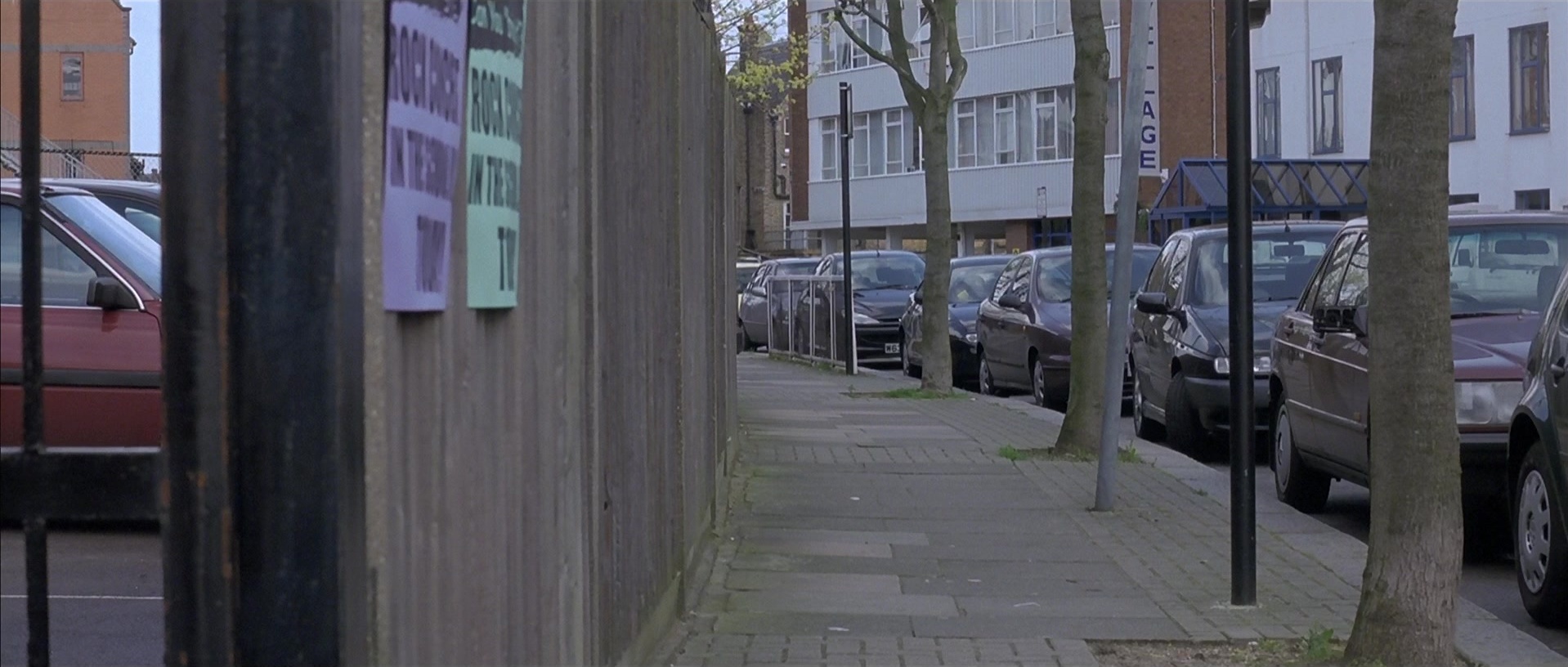 About a Boy (2002), wide, 2.35:1 — film still