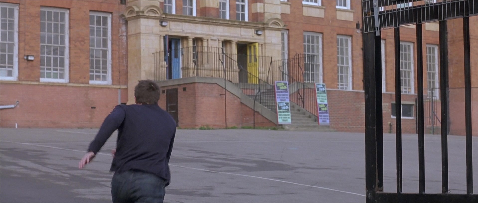 About a Boy (2002), wide, 2.35:1 — film still