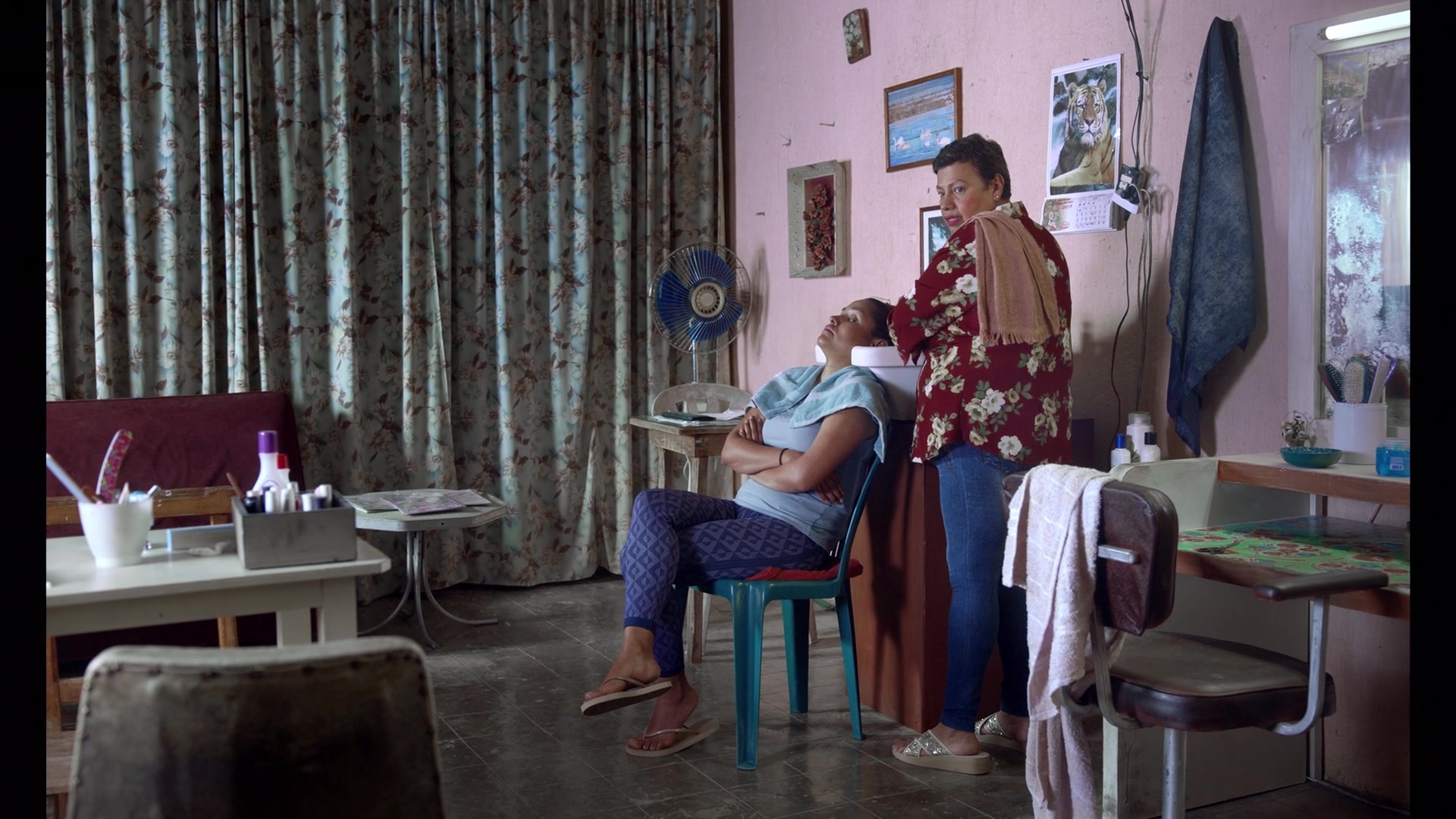 Noche de Fuego (2021), wide, 1.78:1 — film still
