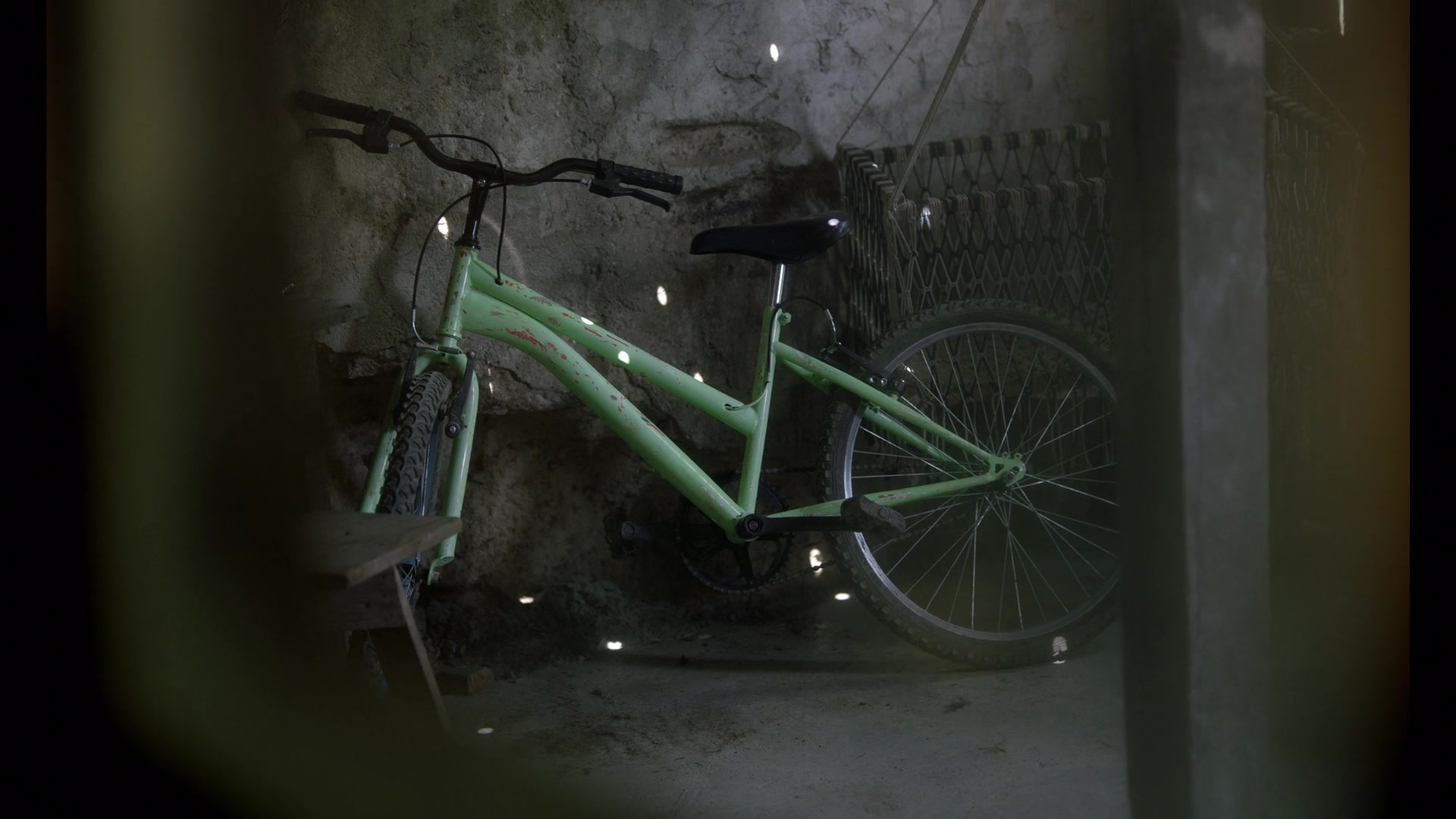 Noche de Fuego (2021), wide, 1.78:1 — film still