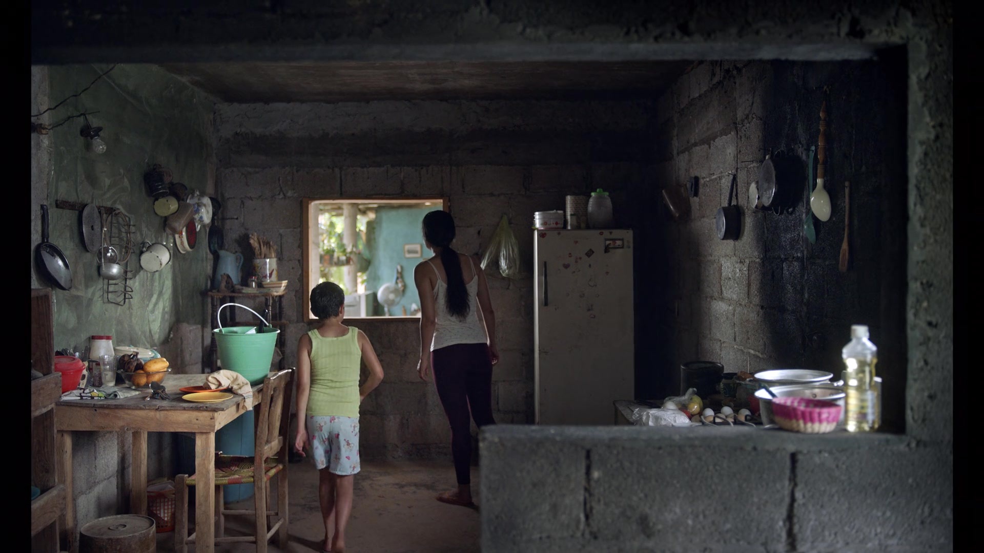 Noche de Fuego (2021), wide, 1.78:1 — film still