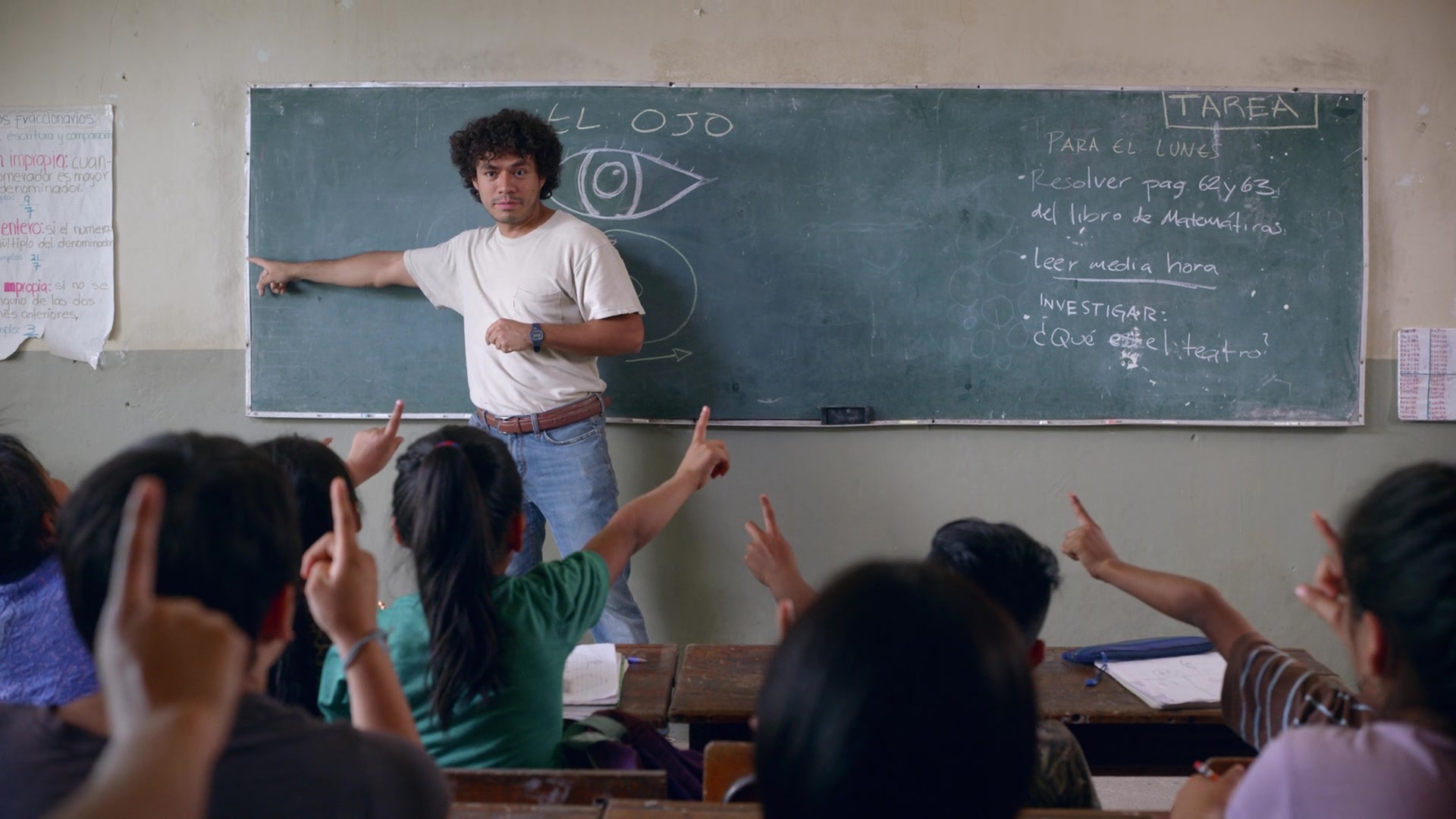 Noche de Fuego (2021), wide, 1.78:1 — film still