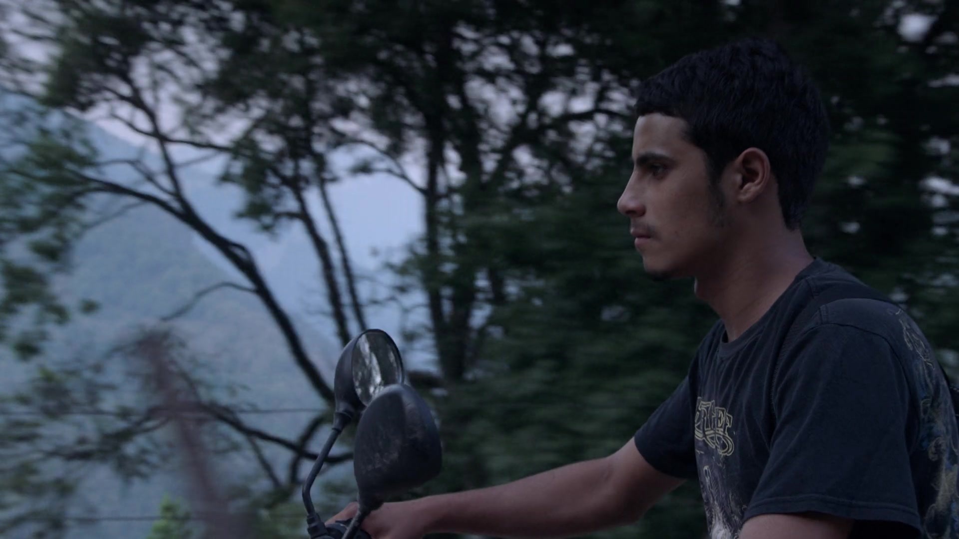 Noche de Fuego (2021), wide, 1.78:1 — film still