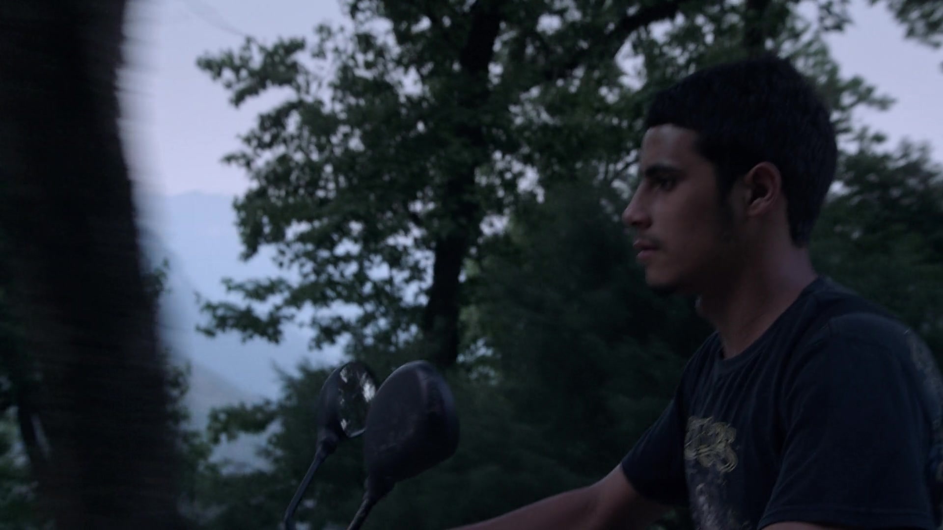 Noche de Fuego (2021), wide, 1.78:1 — film still