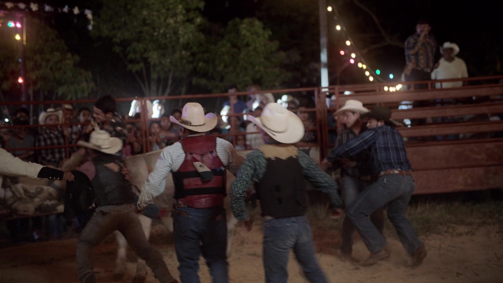 Noche de Fuego (2021), wide, 1.78:1 — film still