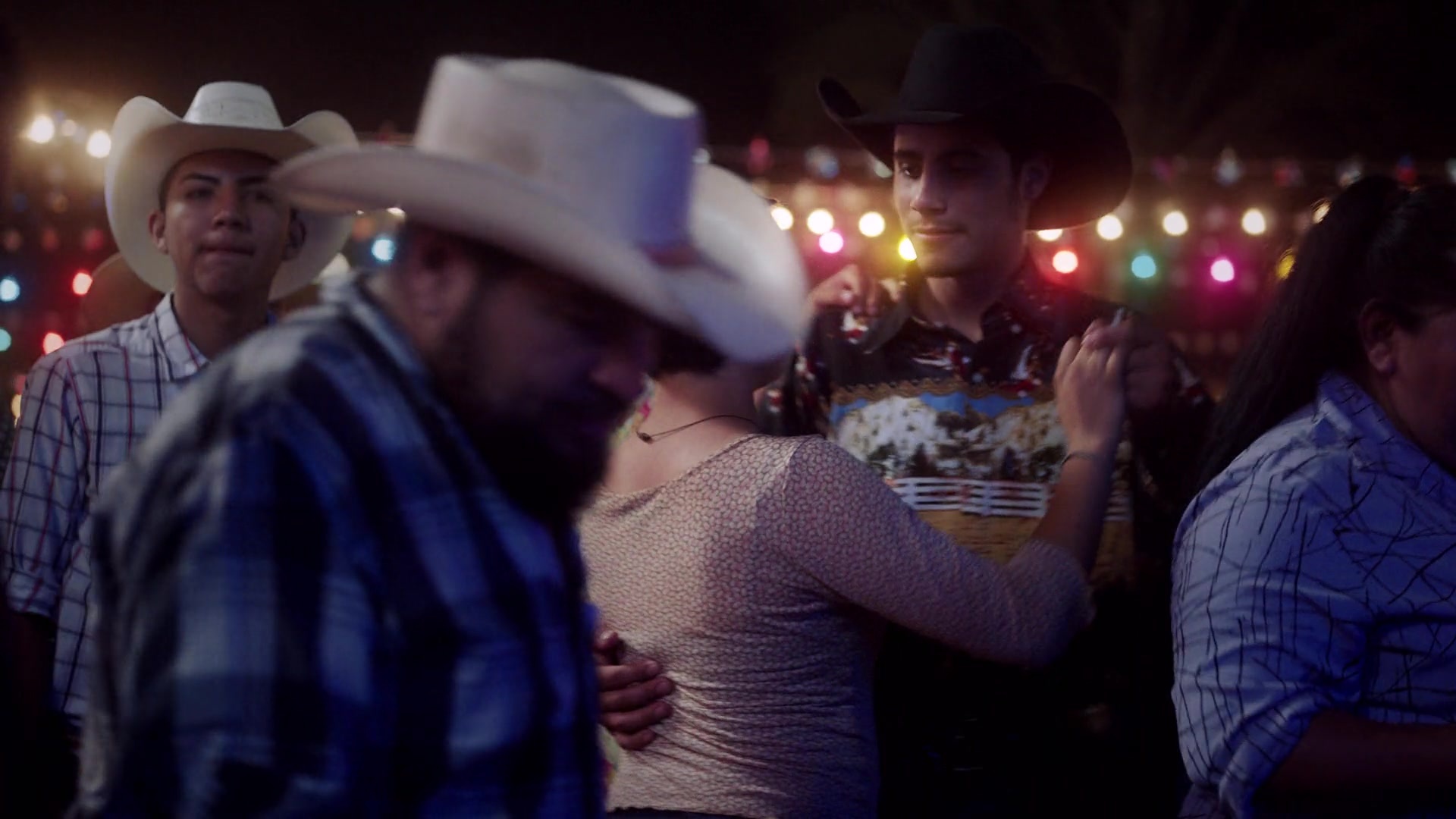 Noche de Fuego (2021), wide, 1.78:1 — film still