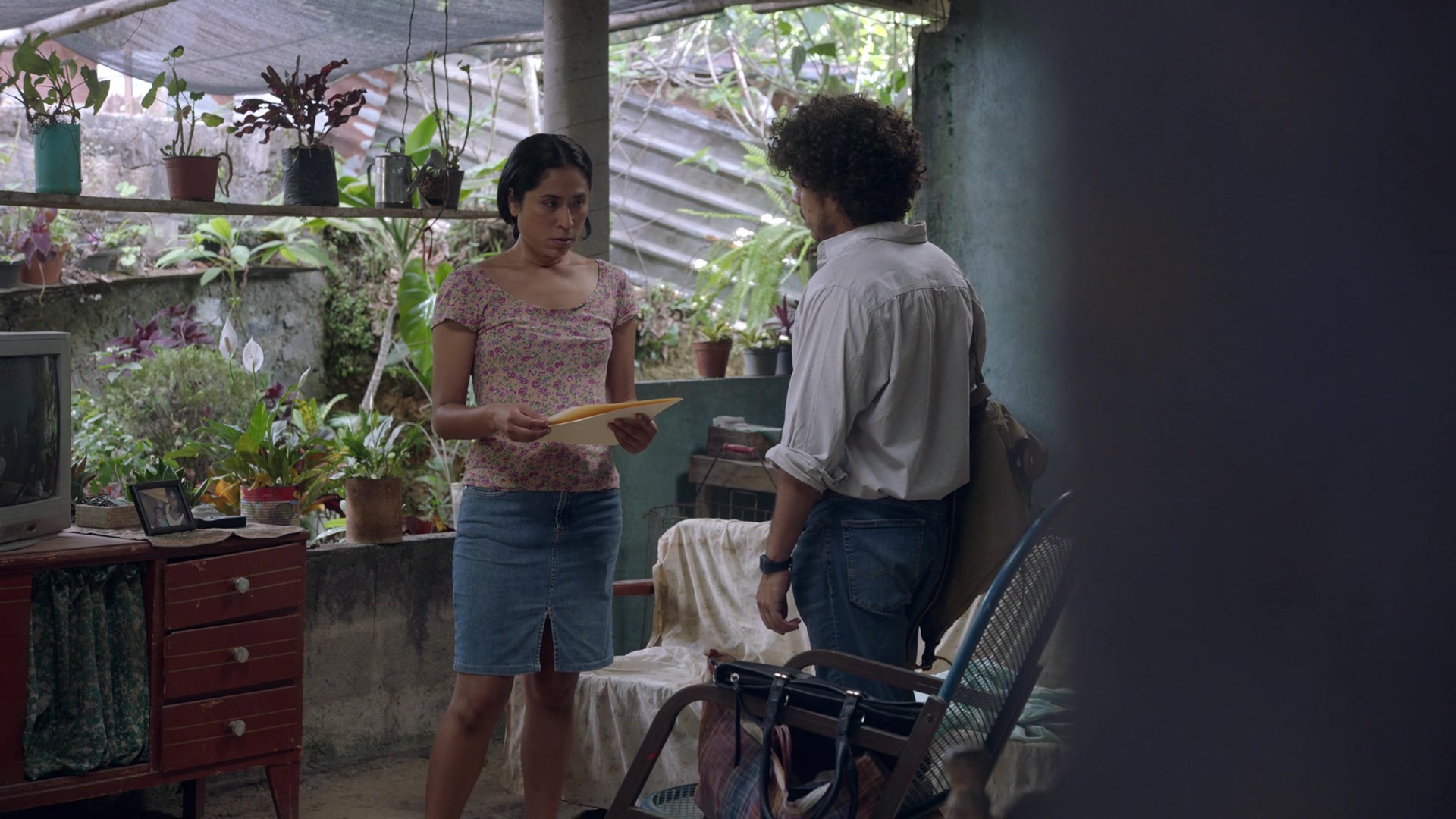 Noche de Fuego (2021), wide, 1.78:1 — film still