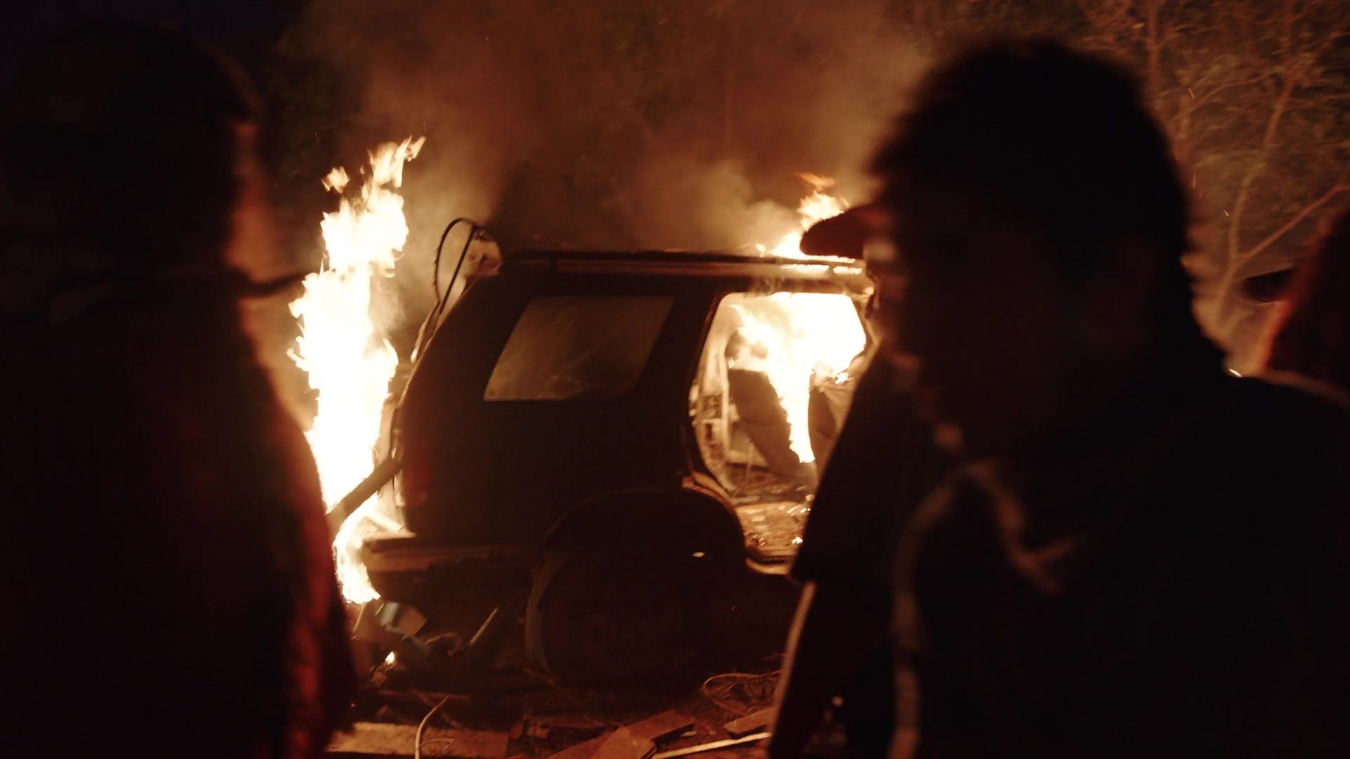 Noche de Fuego (2021), wide, 1.78:1 — film still