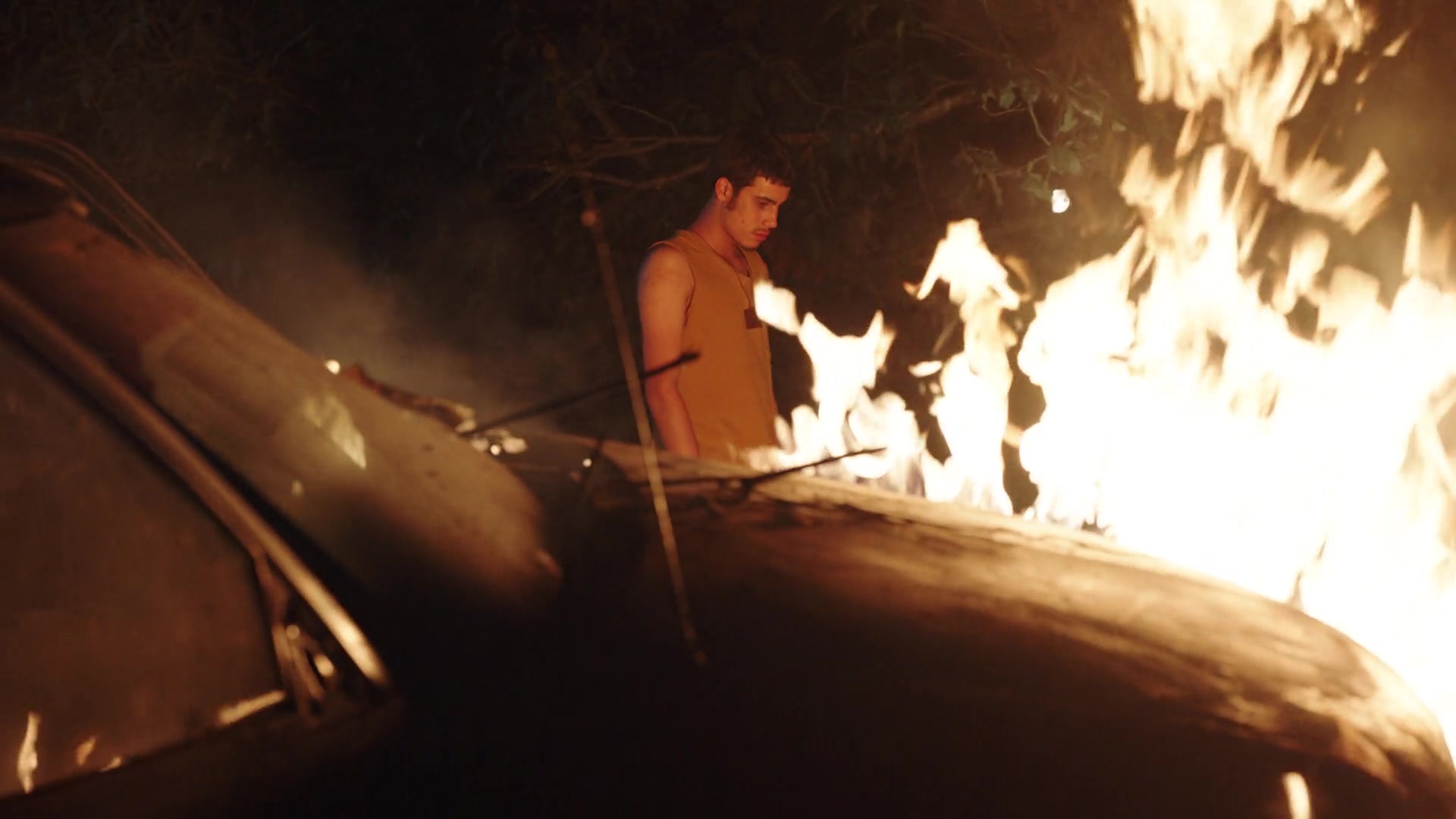 Noche de Fuego (2021), wide, 1.78:1 — film still