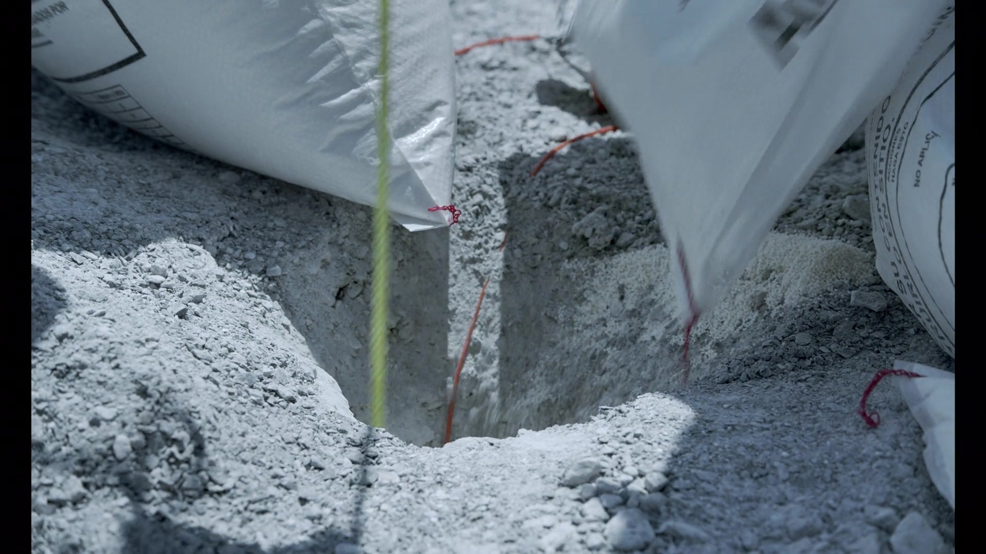 Noche de Fuego (2021), wide, 1.78:1 — film still