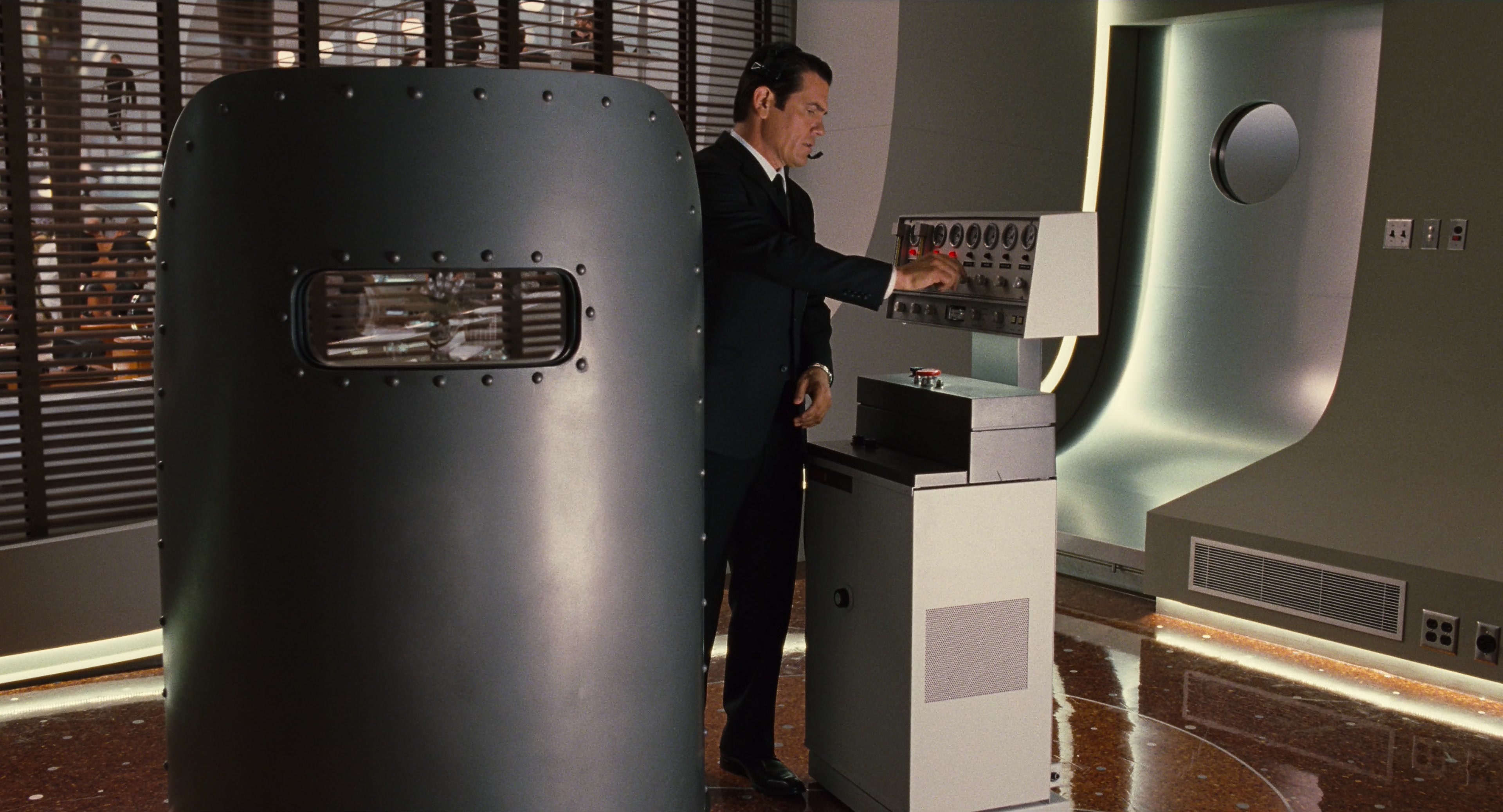 Men in Black 3 (2012), wide, 1.85:1 — film still