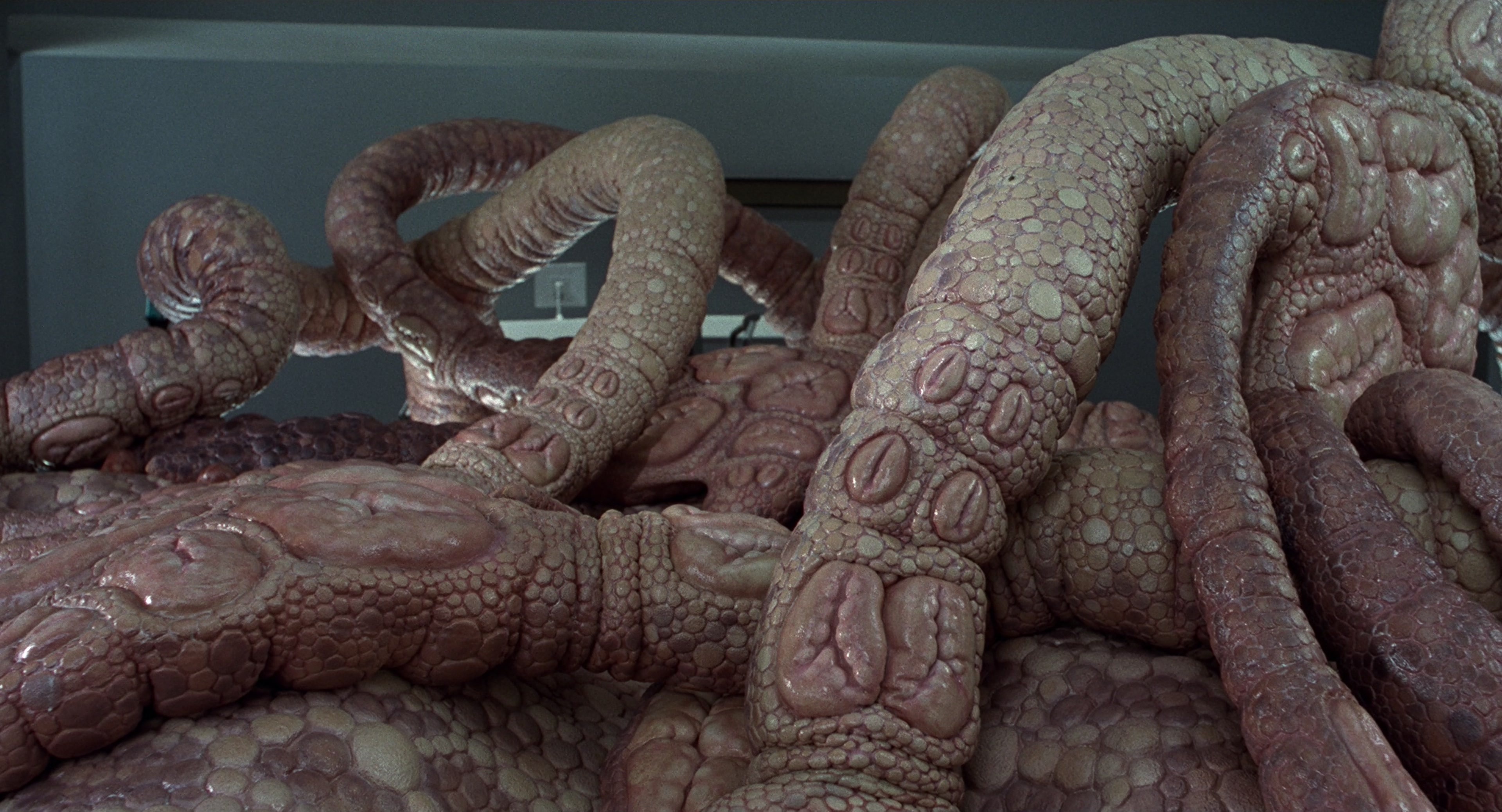 Men in Black II (2002), wide, 1.85:1 — film still