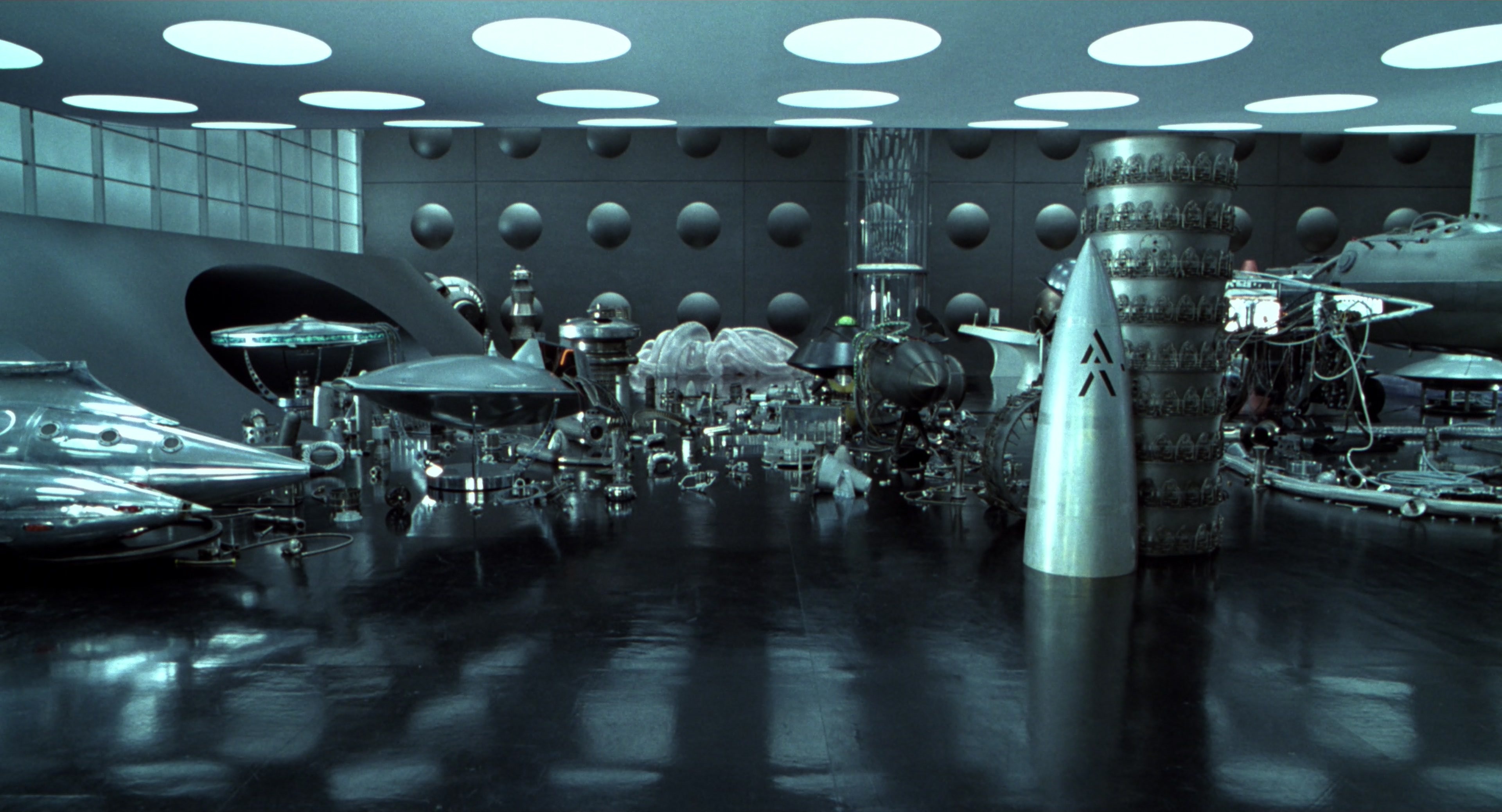 Men in Black II (2002), wide, 1.85:1 — film still