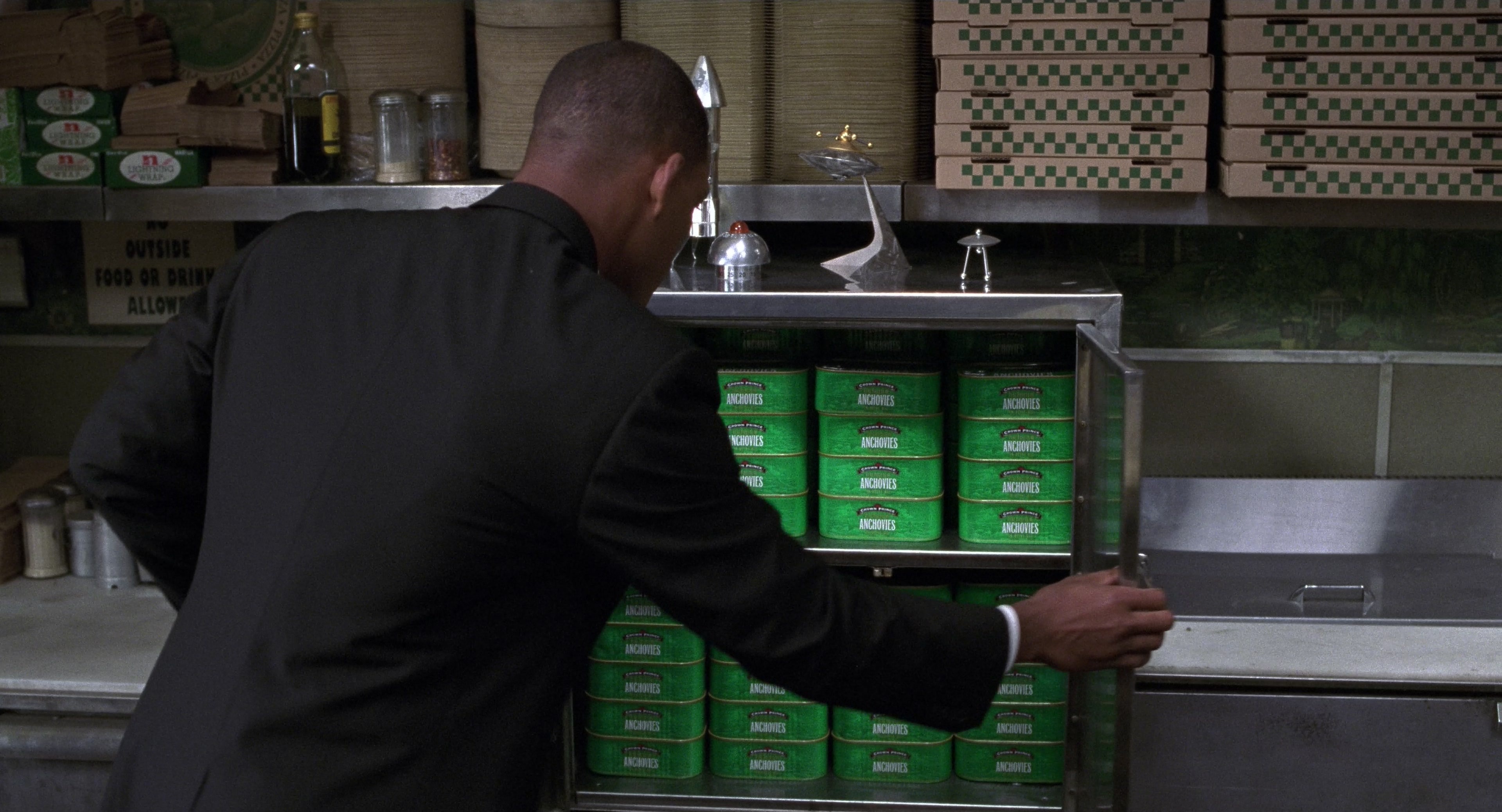 Men in Black II (2002), wide, 1.85:1 — film still
