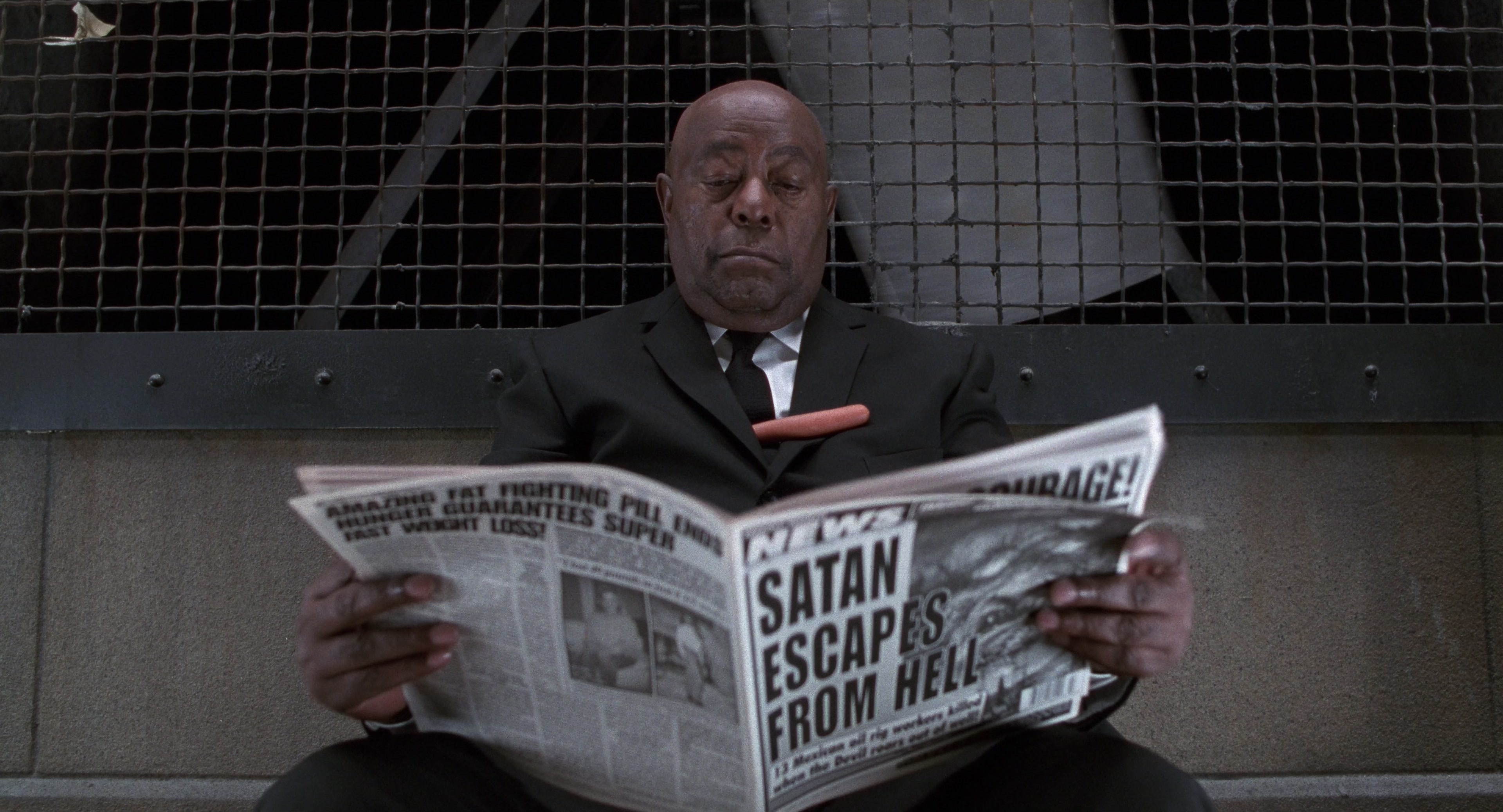 Men in Black II (2002), wide, 1.85:1 — film still