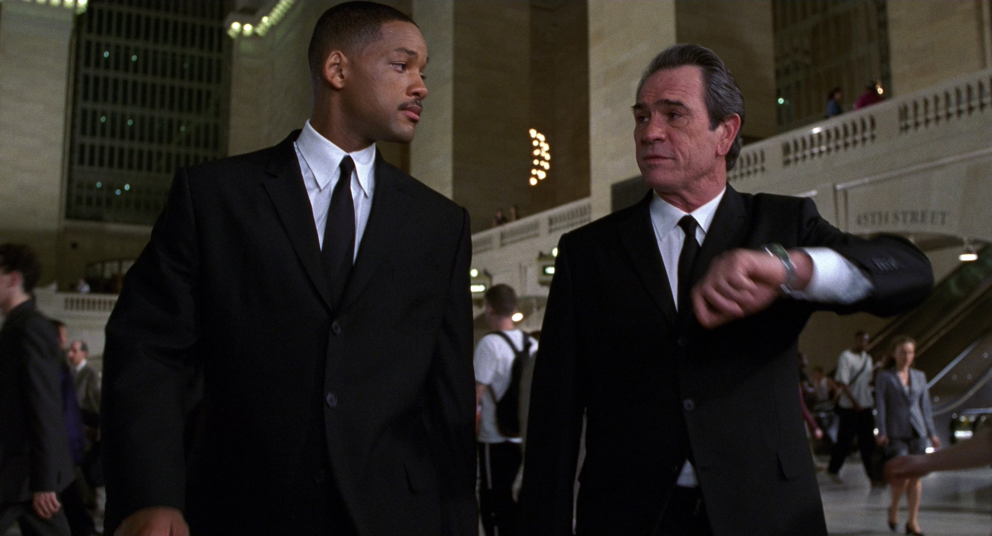 Men in Black II (2002), wide, 1.85:1 — film still