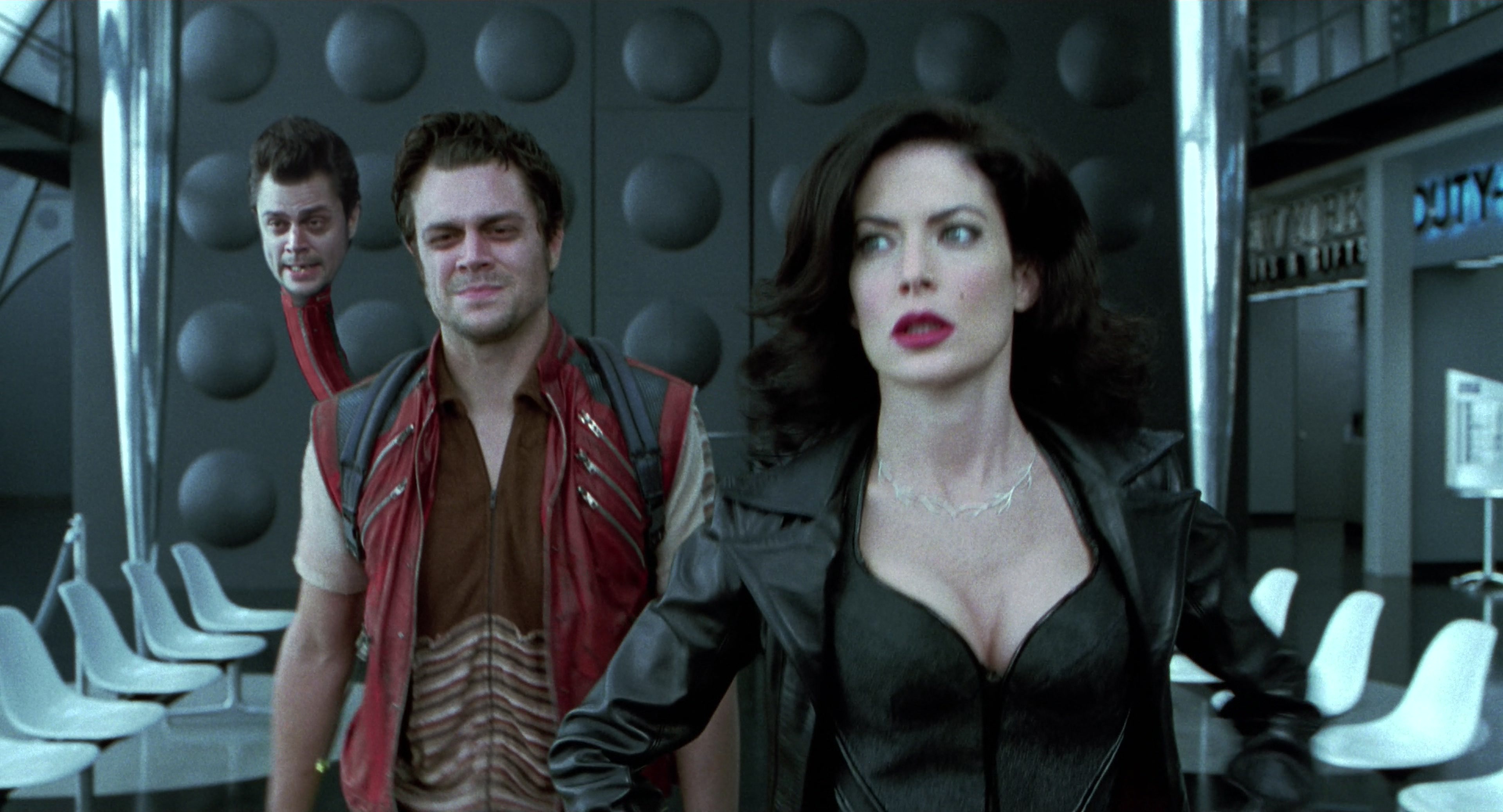 Men in Black II (2002), wide, 1.85:1 — film still