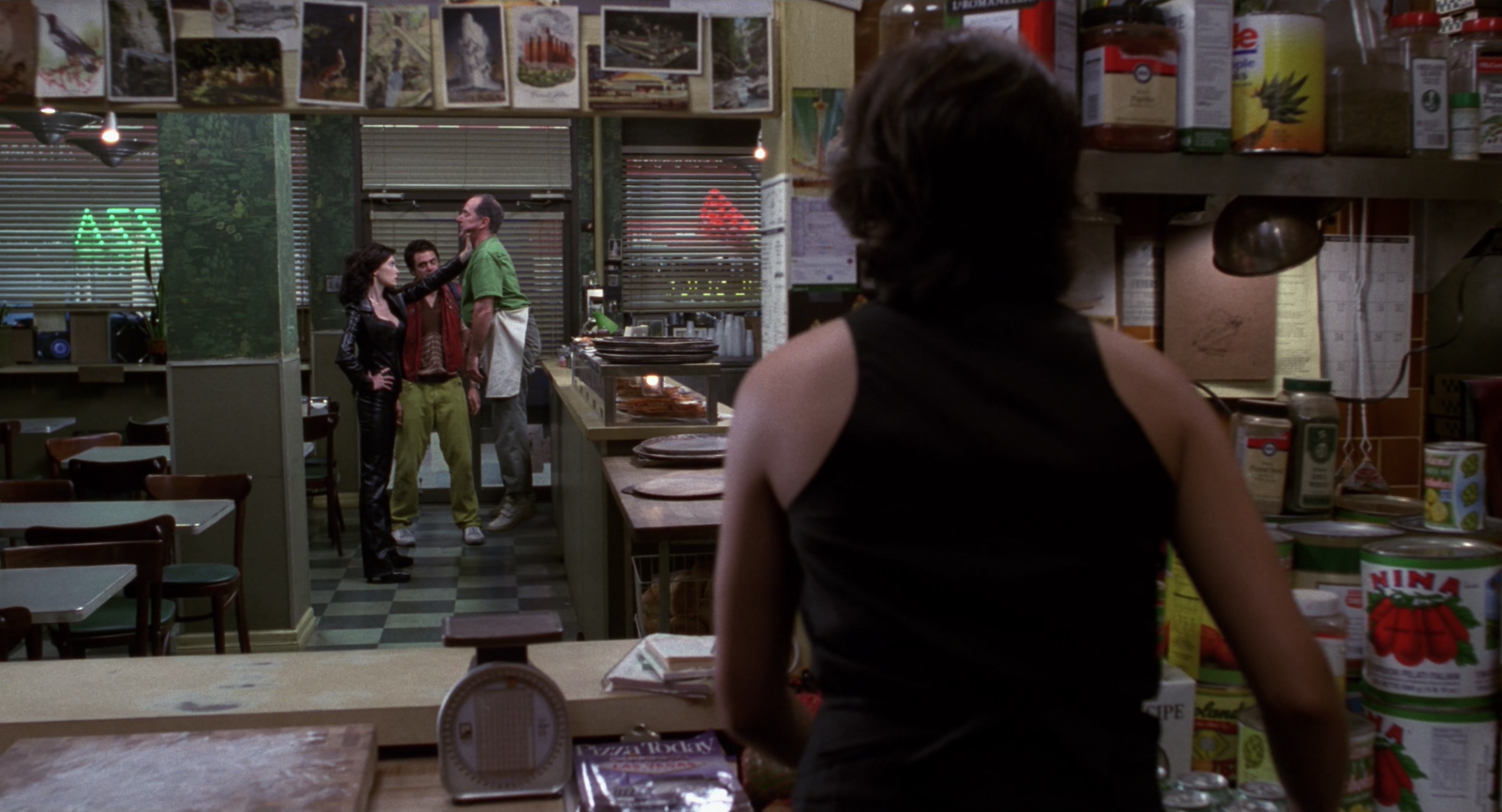 Men in Black II (2002), wide, 1.85:1 — film still