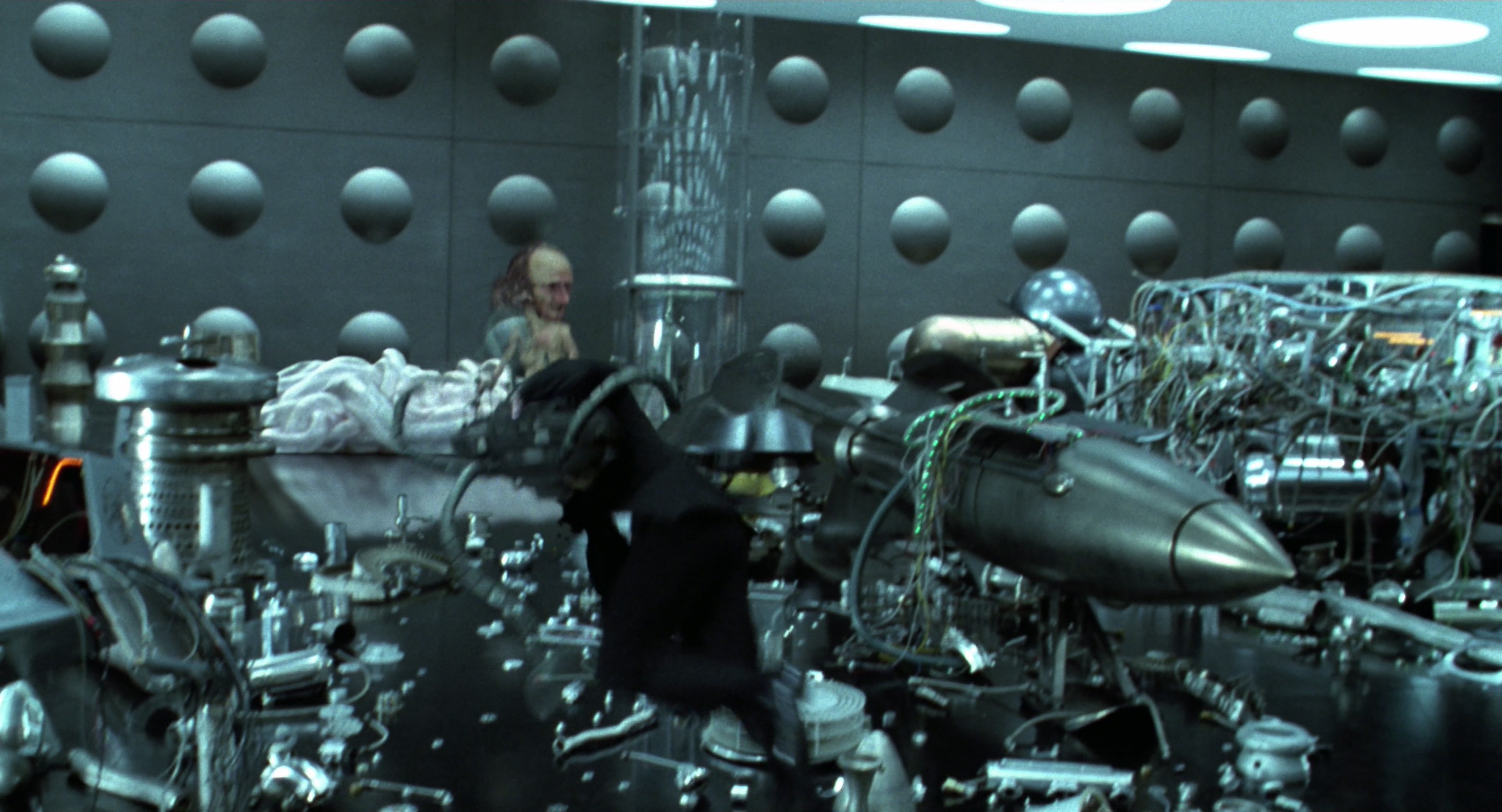 Men in Black II (2002), wide, 1.85:1 — film still