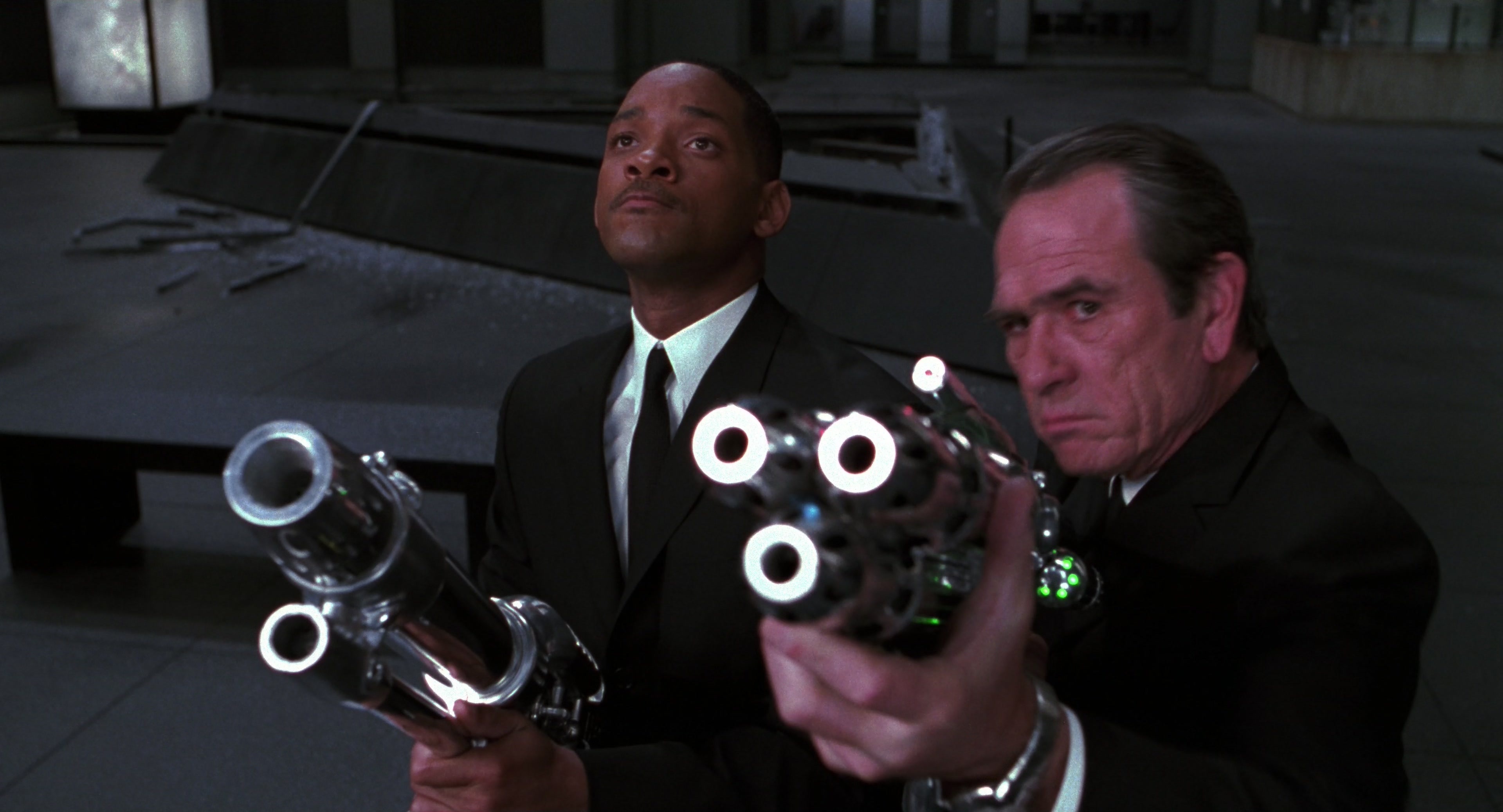 Men in Black II (2002), wide, 1.85:1 — film still
