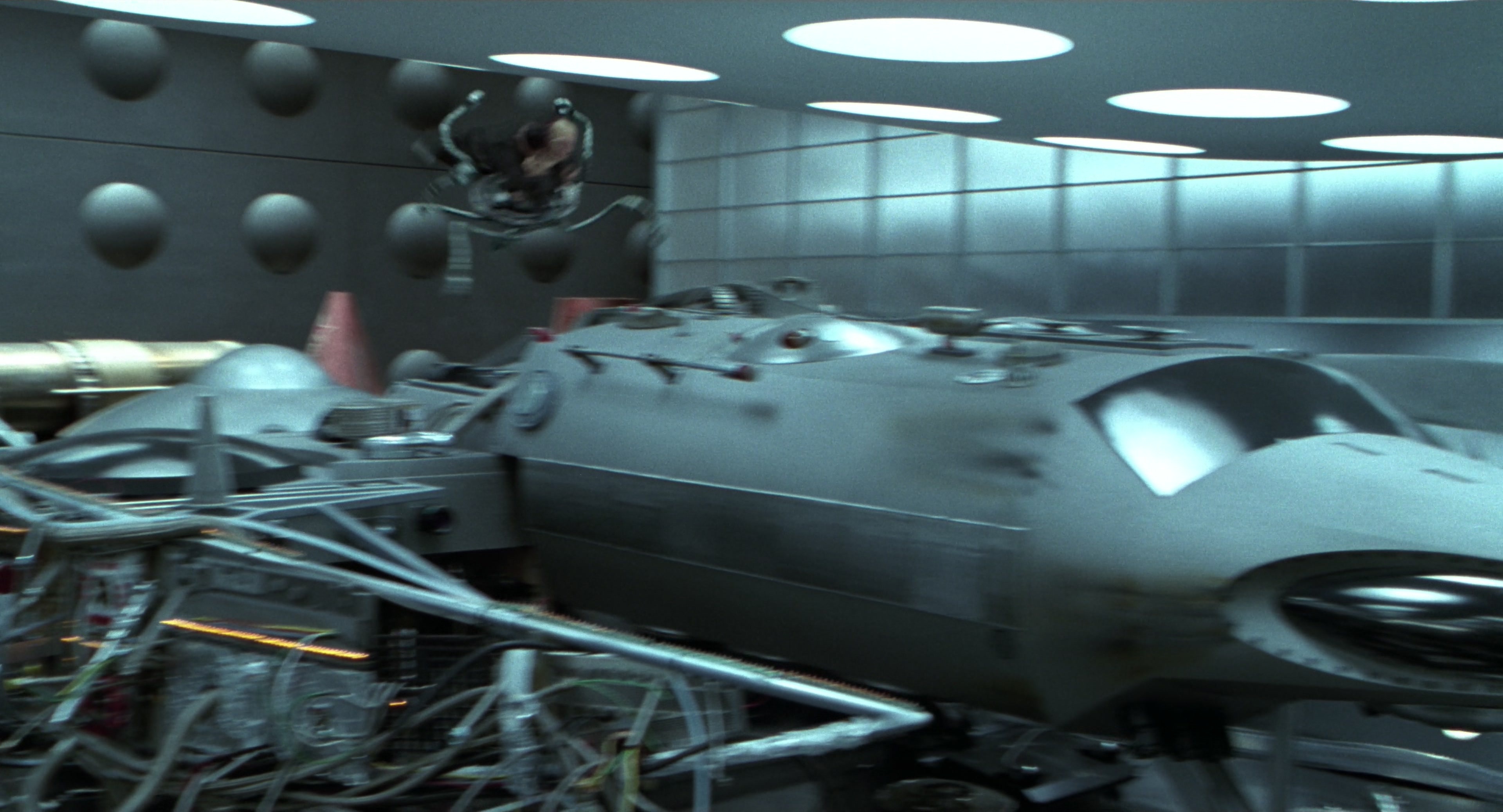 Men in Black II (2002), wide, 1.85:1 — film still