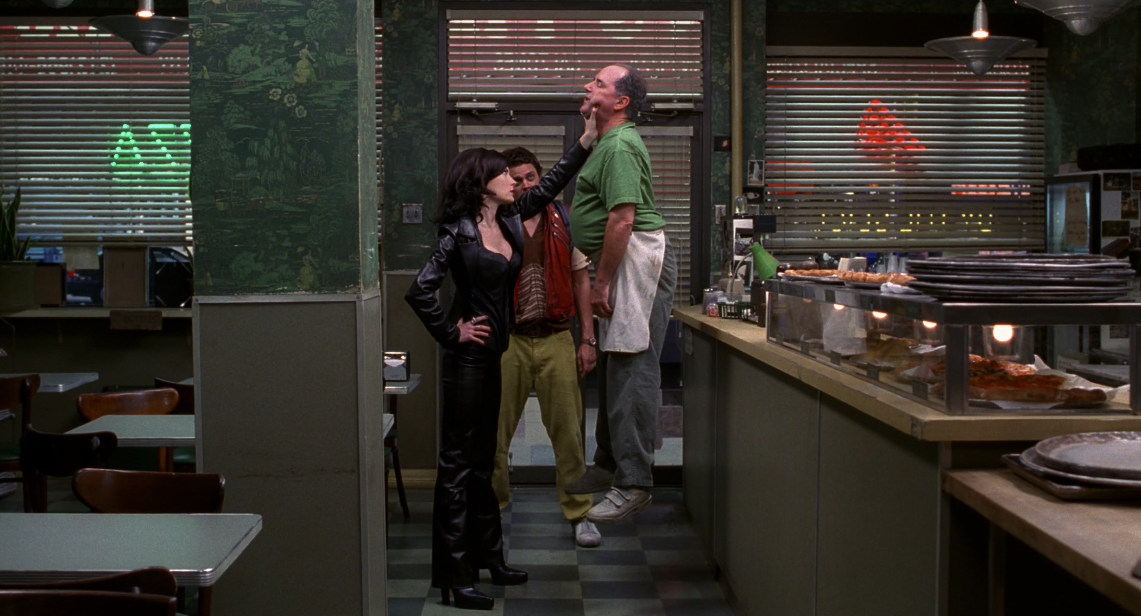 Men in Black II (2002), wide, 1.85:1 — film still
