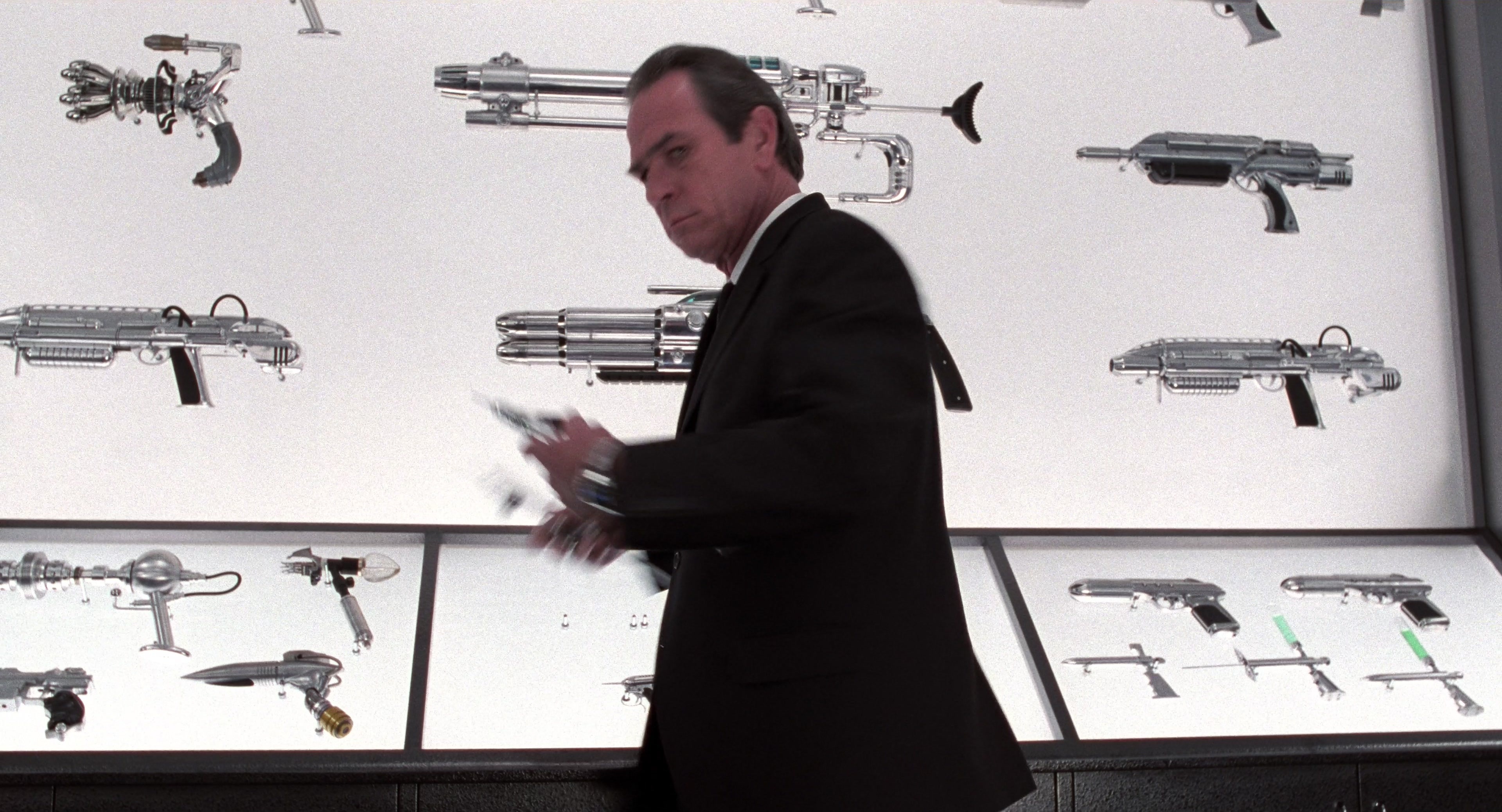 Men in Black II (2002), wide, 1.85:1 — film still