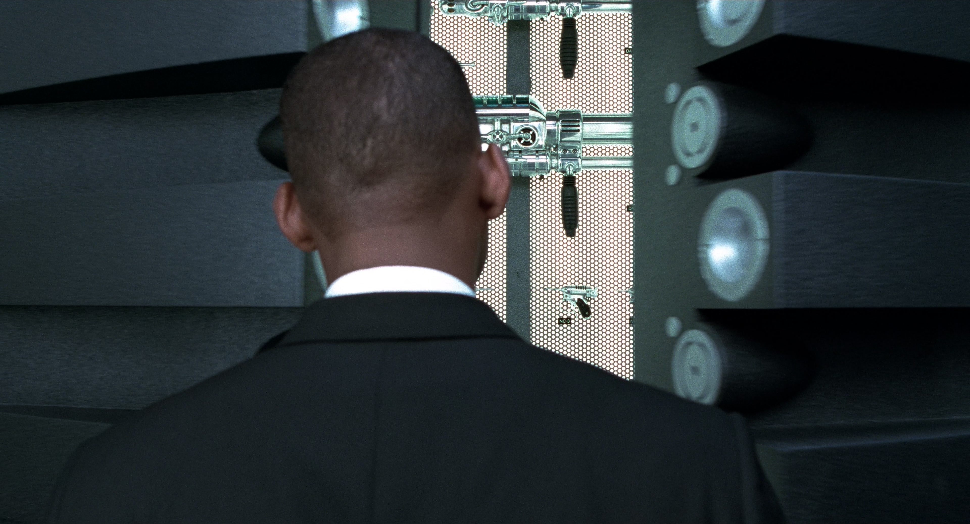 Men in Black II (2002), wide, 1.85:1 — film still