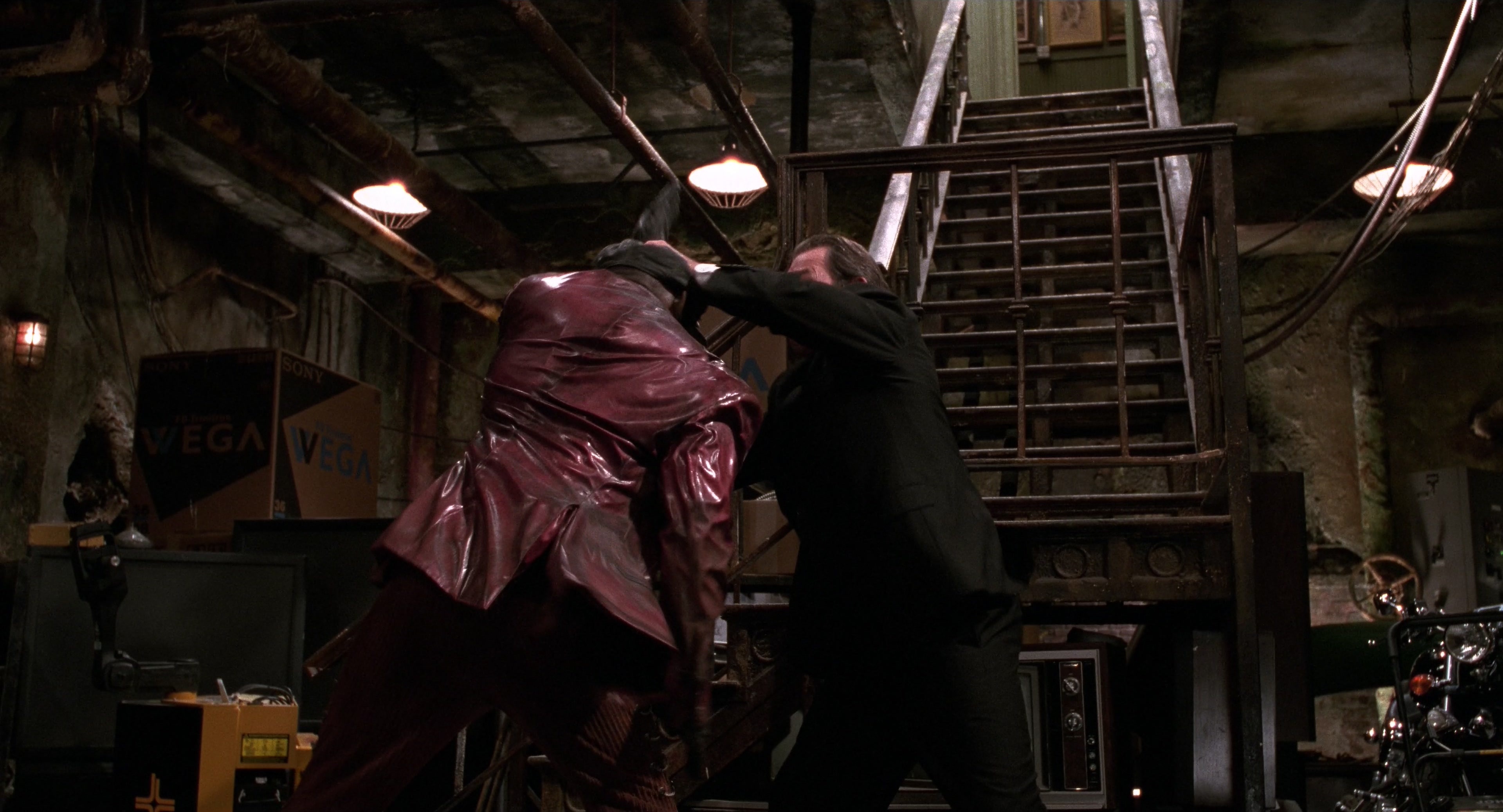 Men in Black II (2002), wide, 1.85:1 — film still