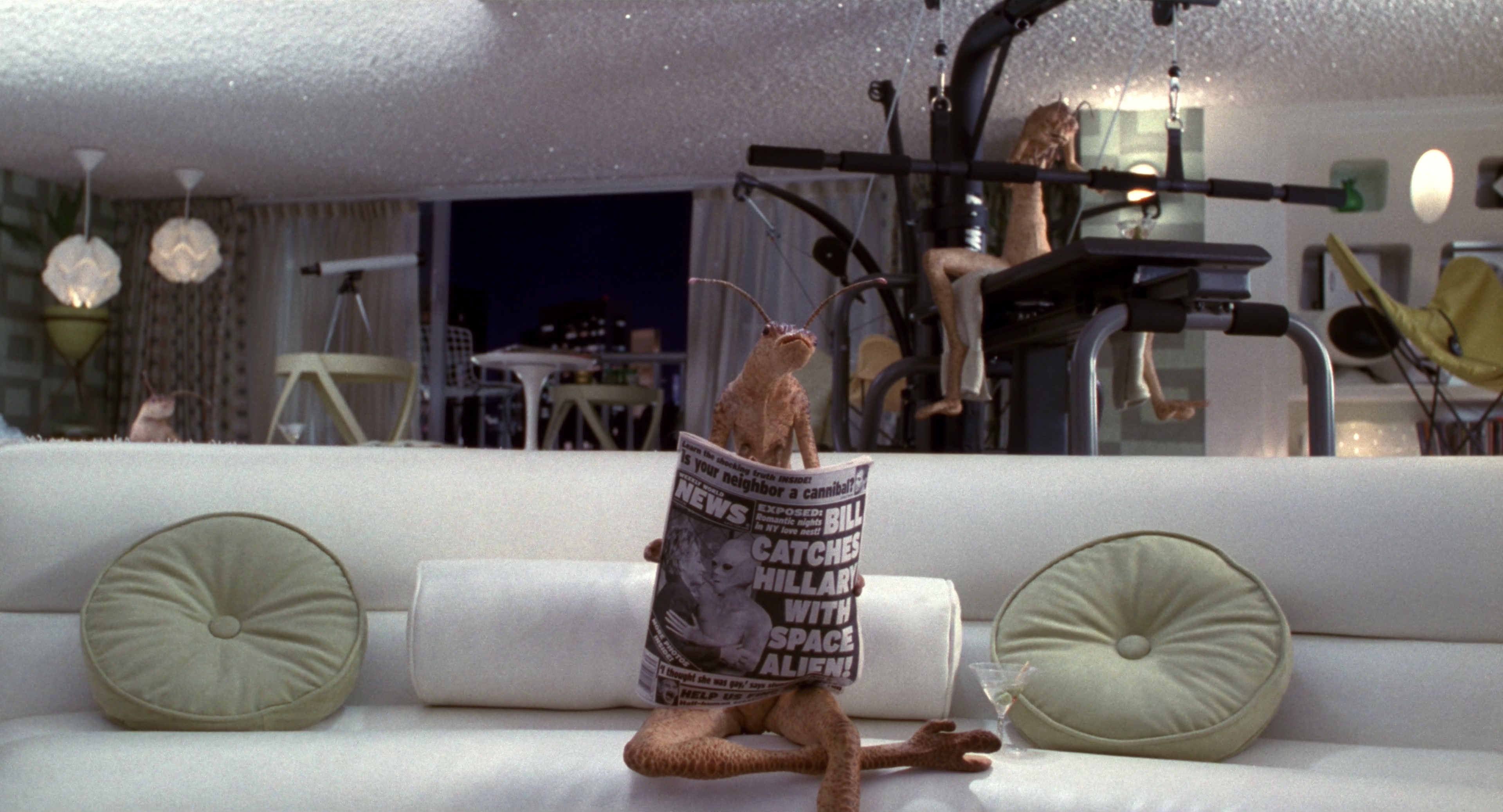 Men in Black II (2002), wide, 1.85:1 — film still