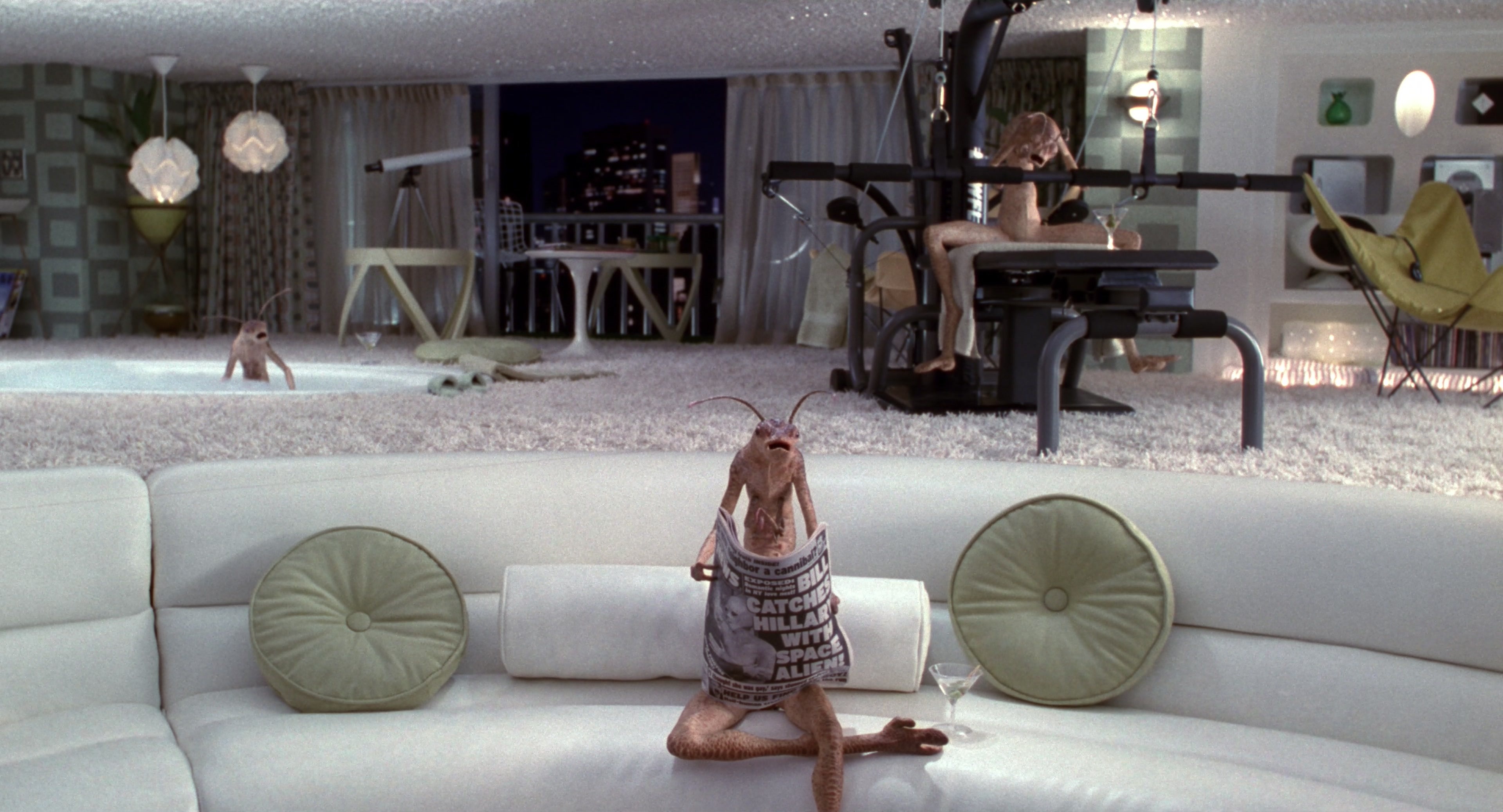 Men in Black II (2002), wide, 1.85:1 — film still