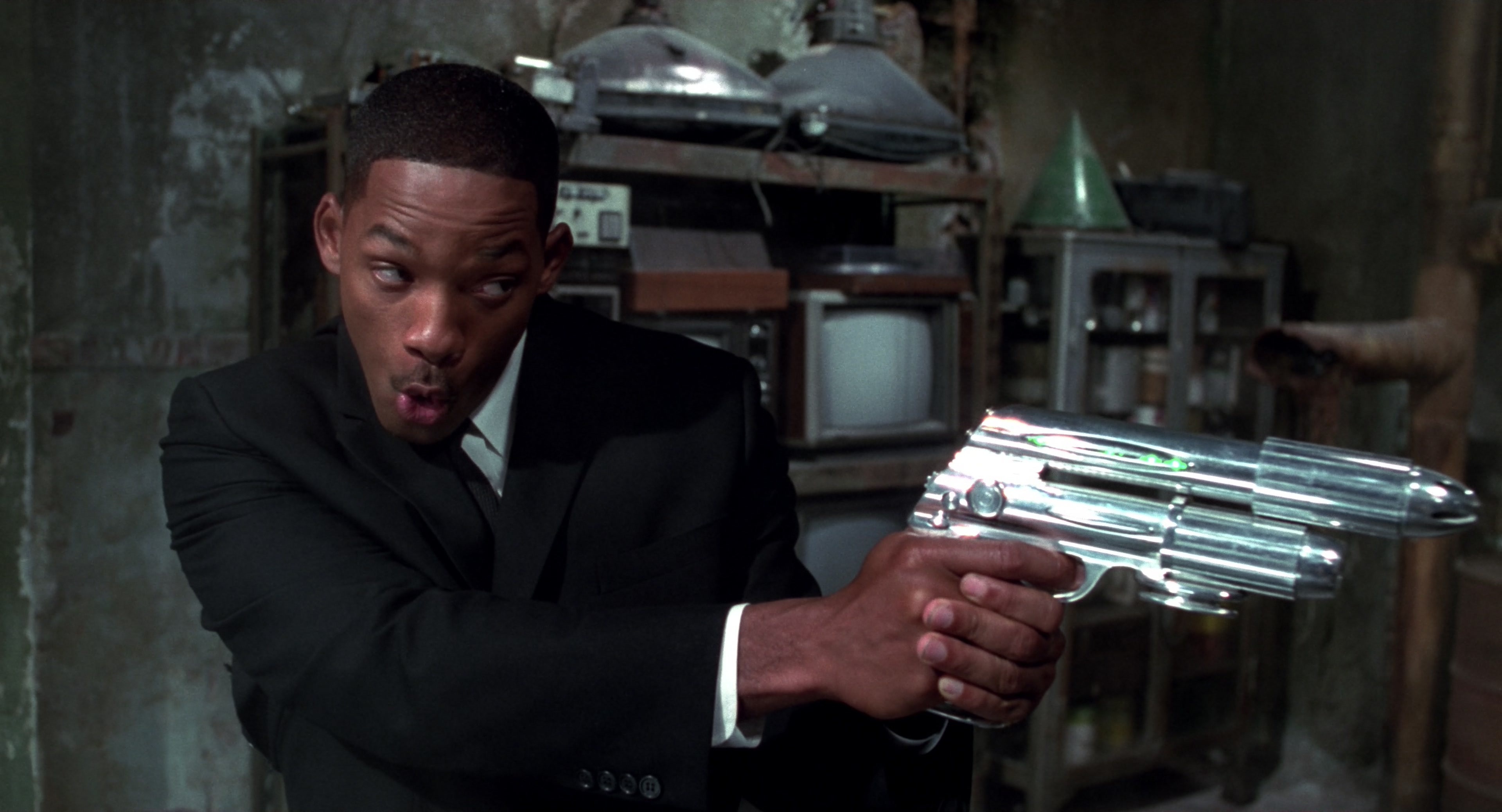 Men in Black II (2002), wide, 1.85:1 — film still