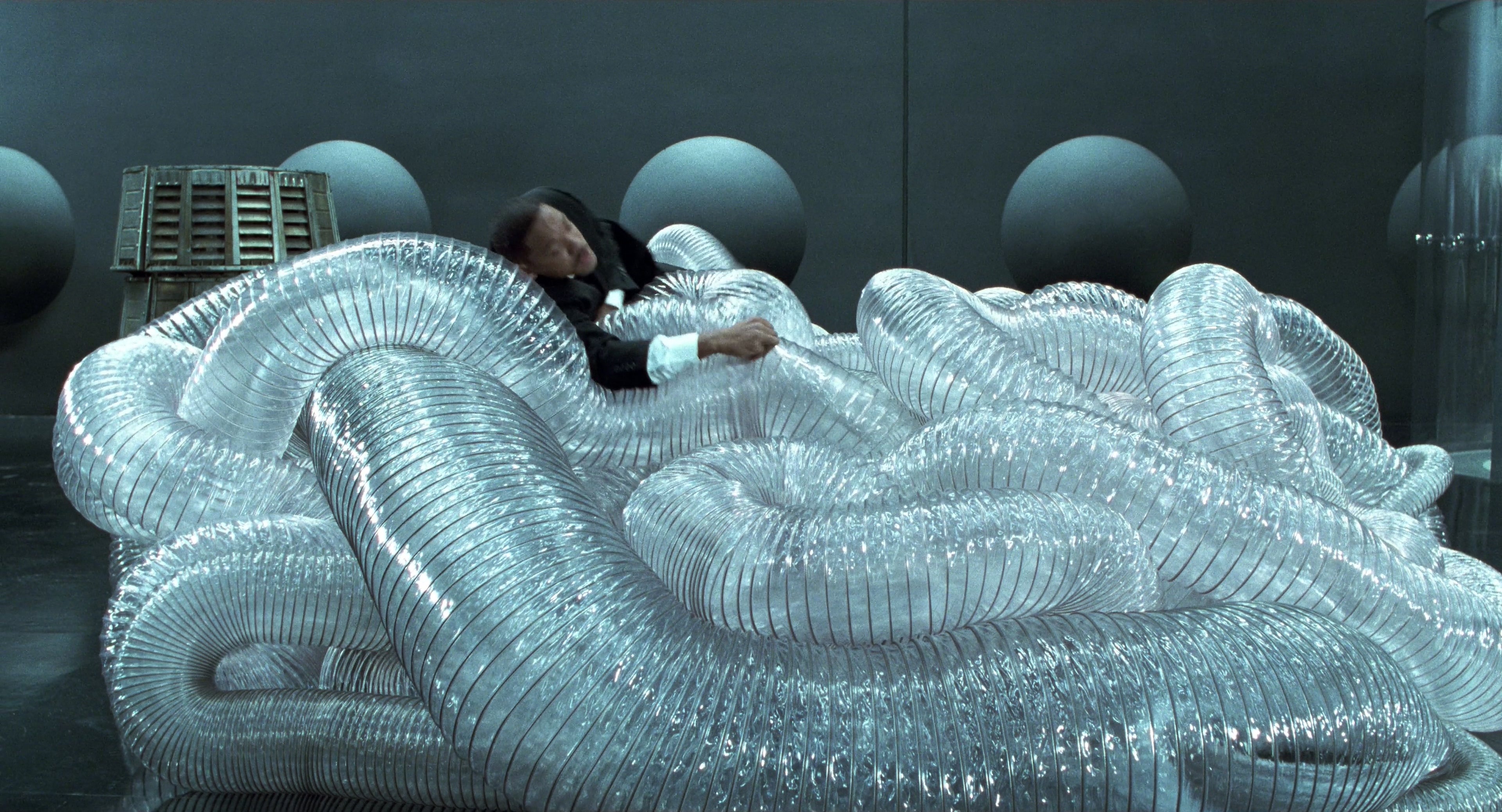 Men in Black II (2002), wide, 1.85:1 — film still