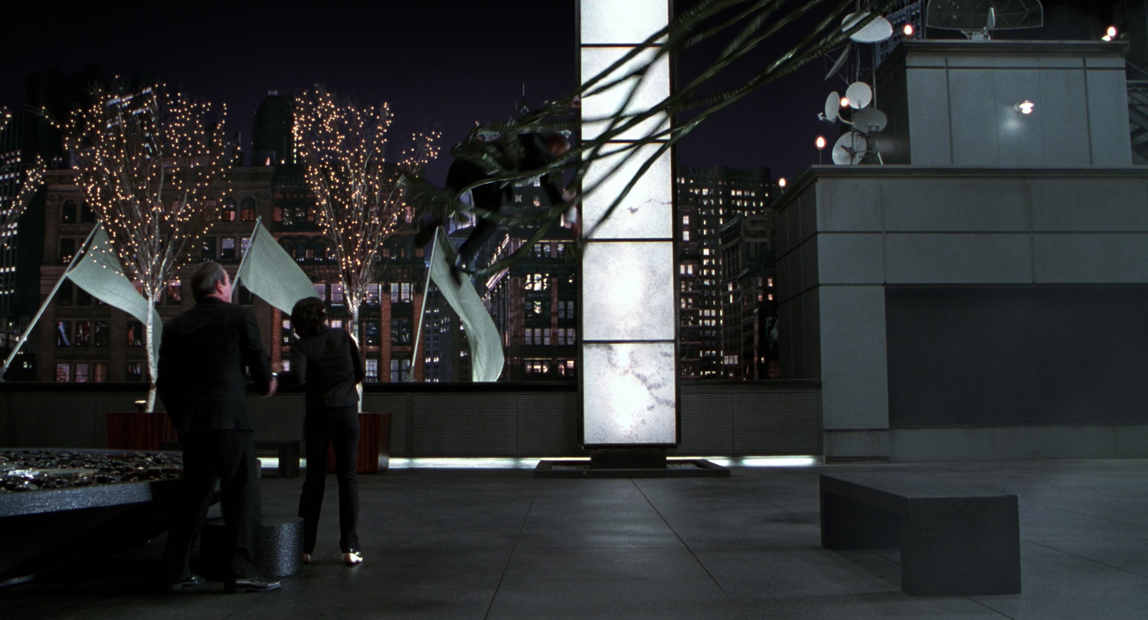 Men in Black II (2002), wide, 1.85:1 — film still