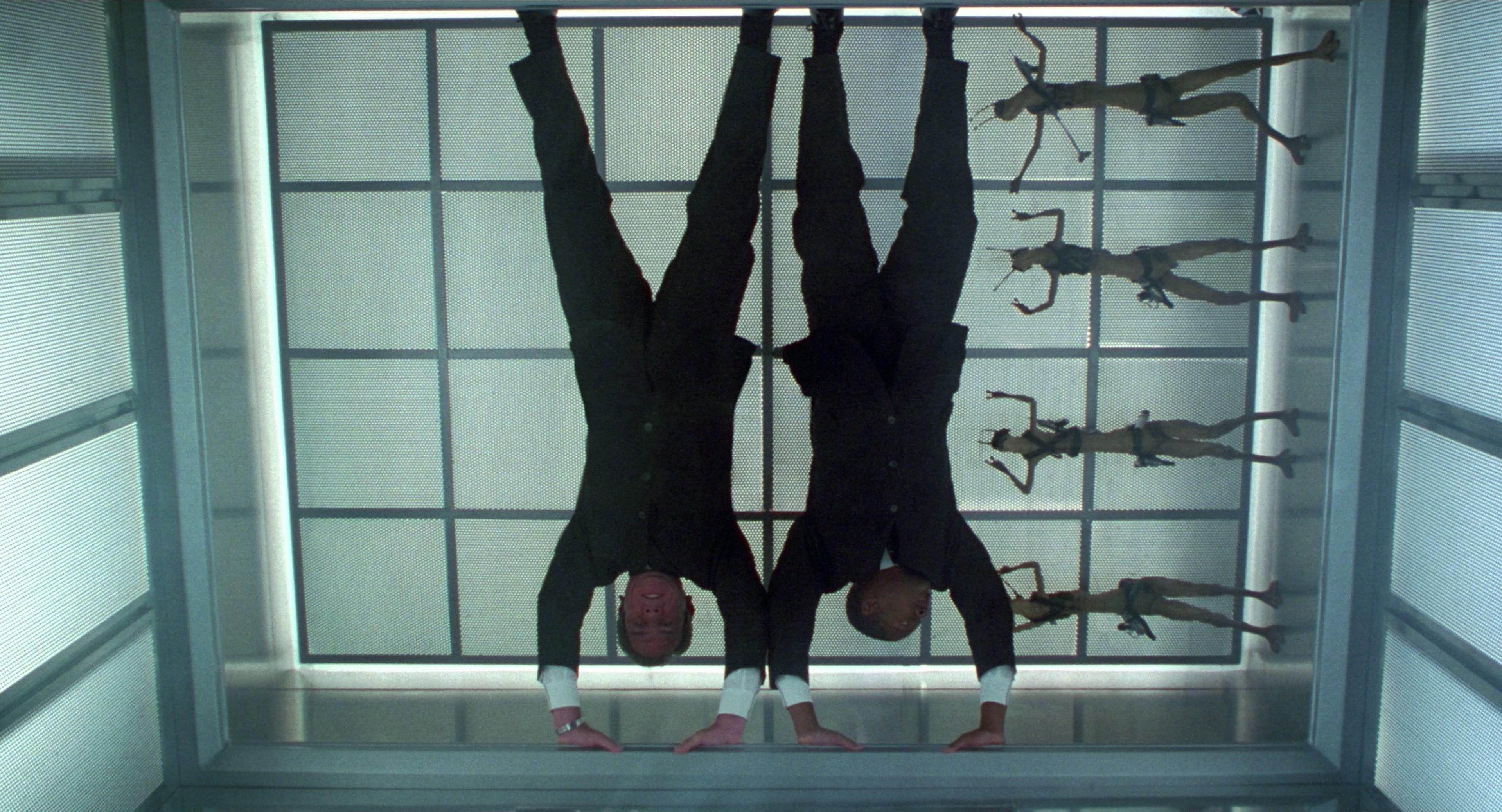 Men in Black II (2002), wide, 1.85:1 — film still