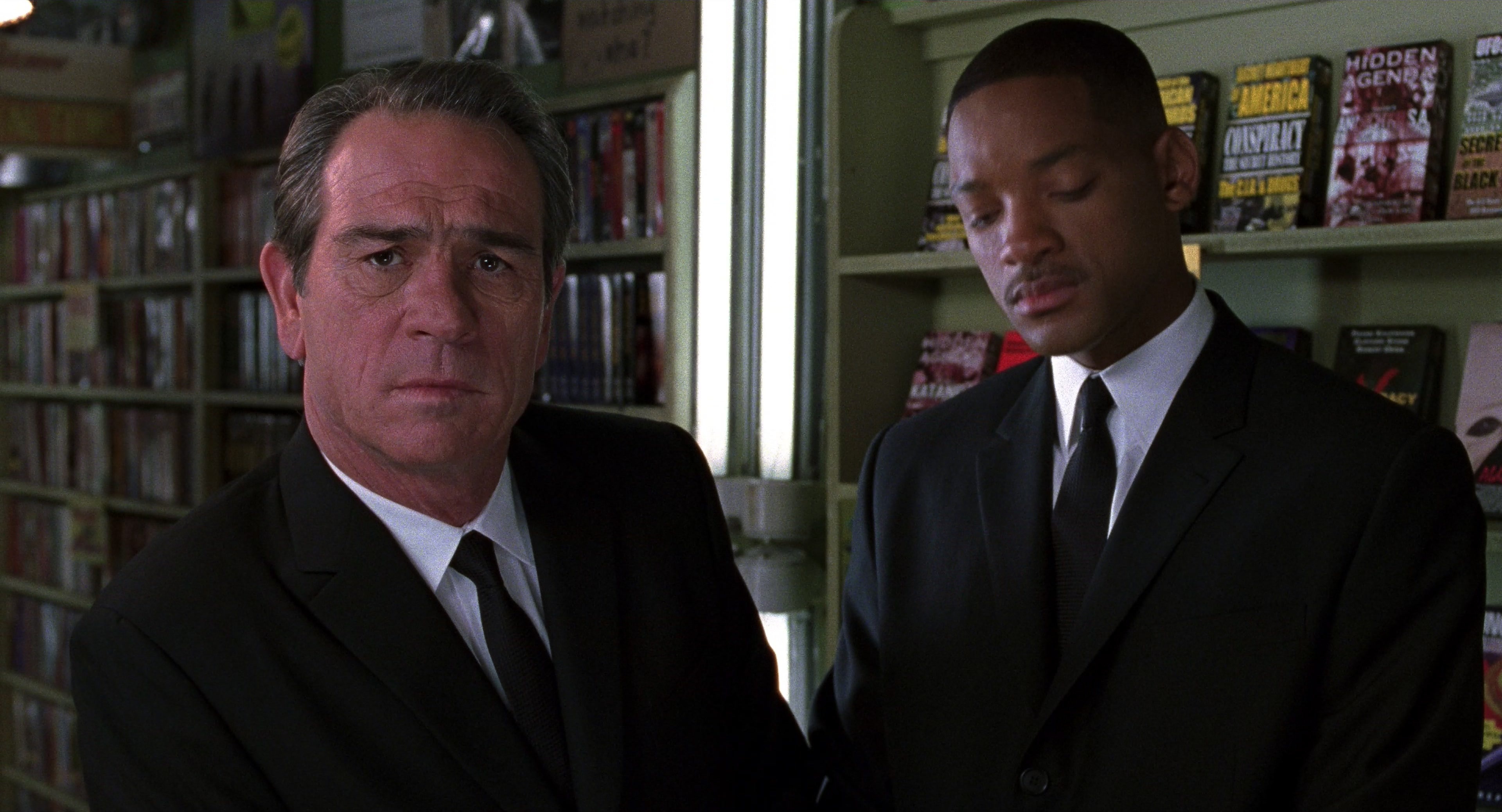 Men in Black II (2002), medium, 1.85:1 — film still